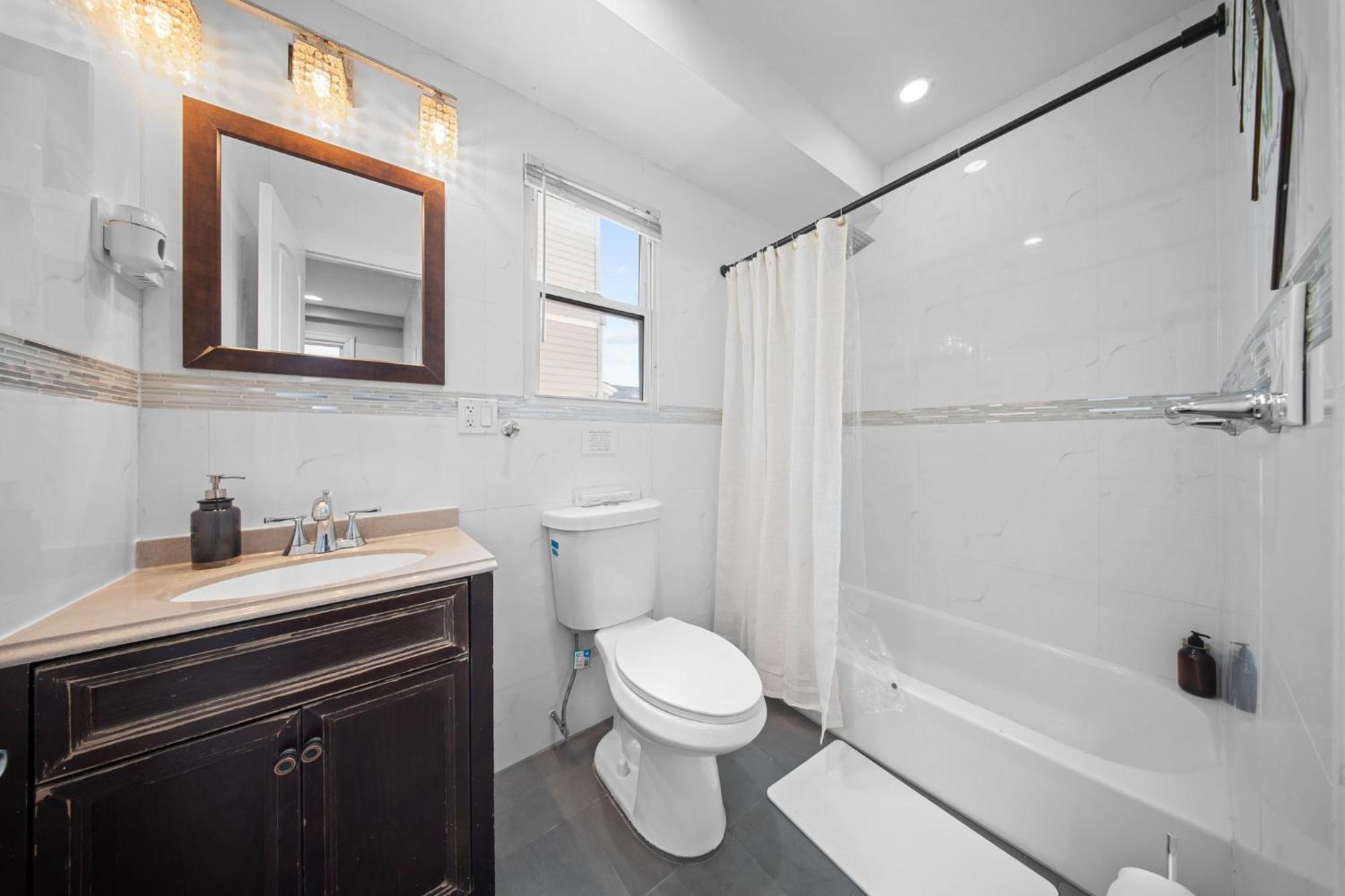 Apartment One Bedroom Near Jfk Airport! *