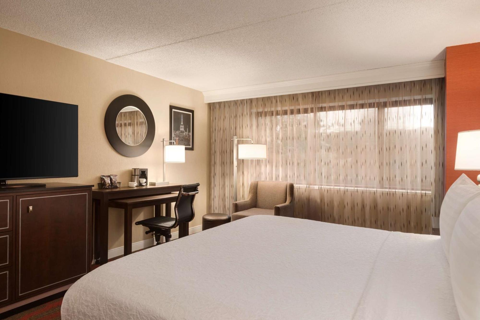 Hotel Doubletree By Hilton New York-laguardia