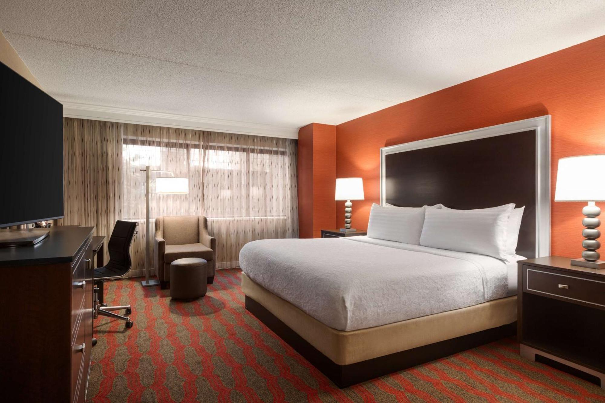 Hotel Doubletree By Hilton New York-laguardia 3*