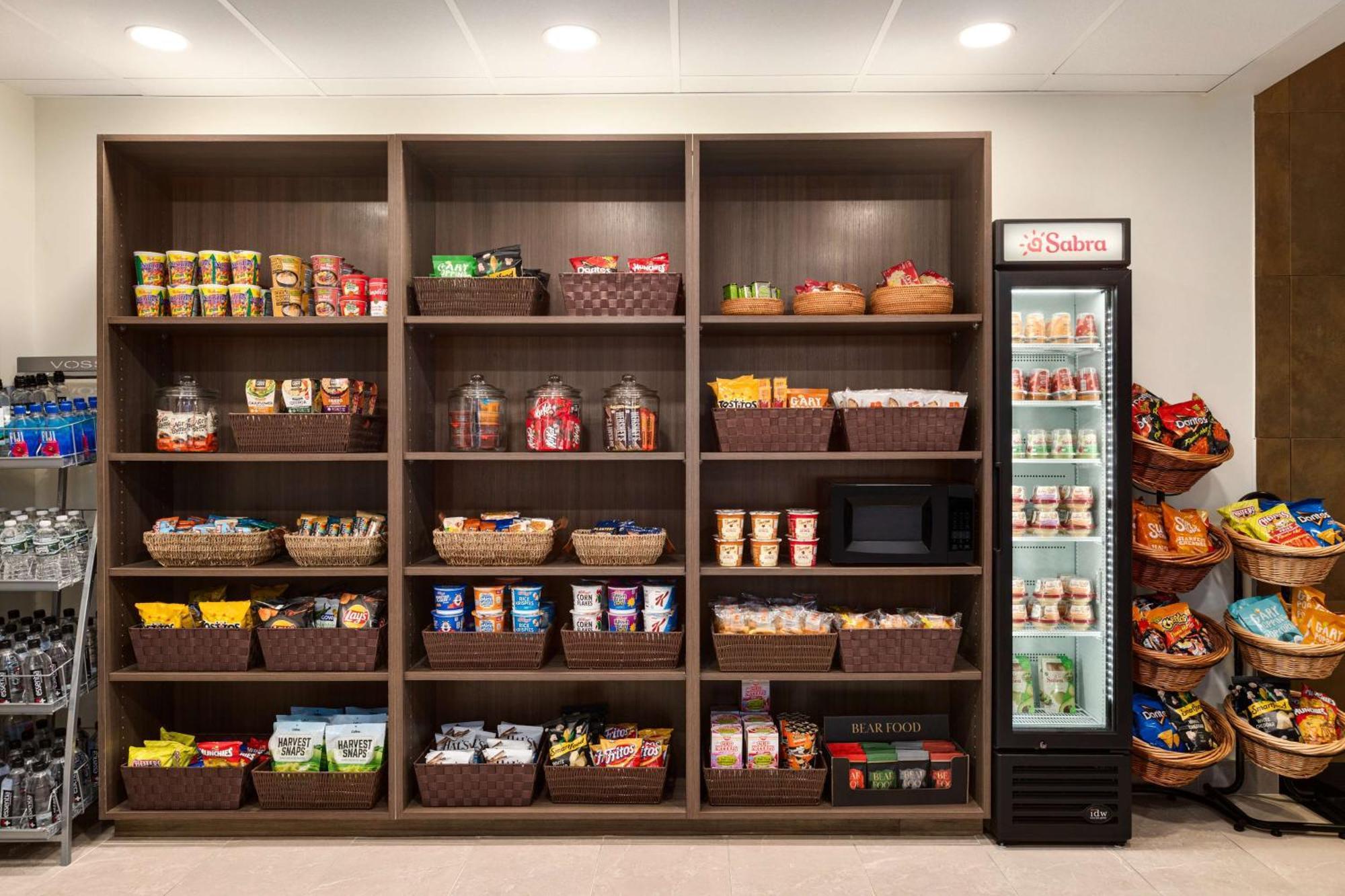 Hotel Doubletree By Hilton New York-laguardia 3*