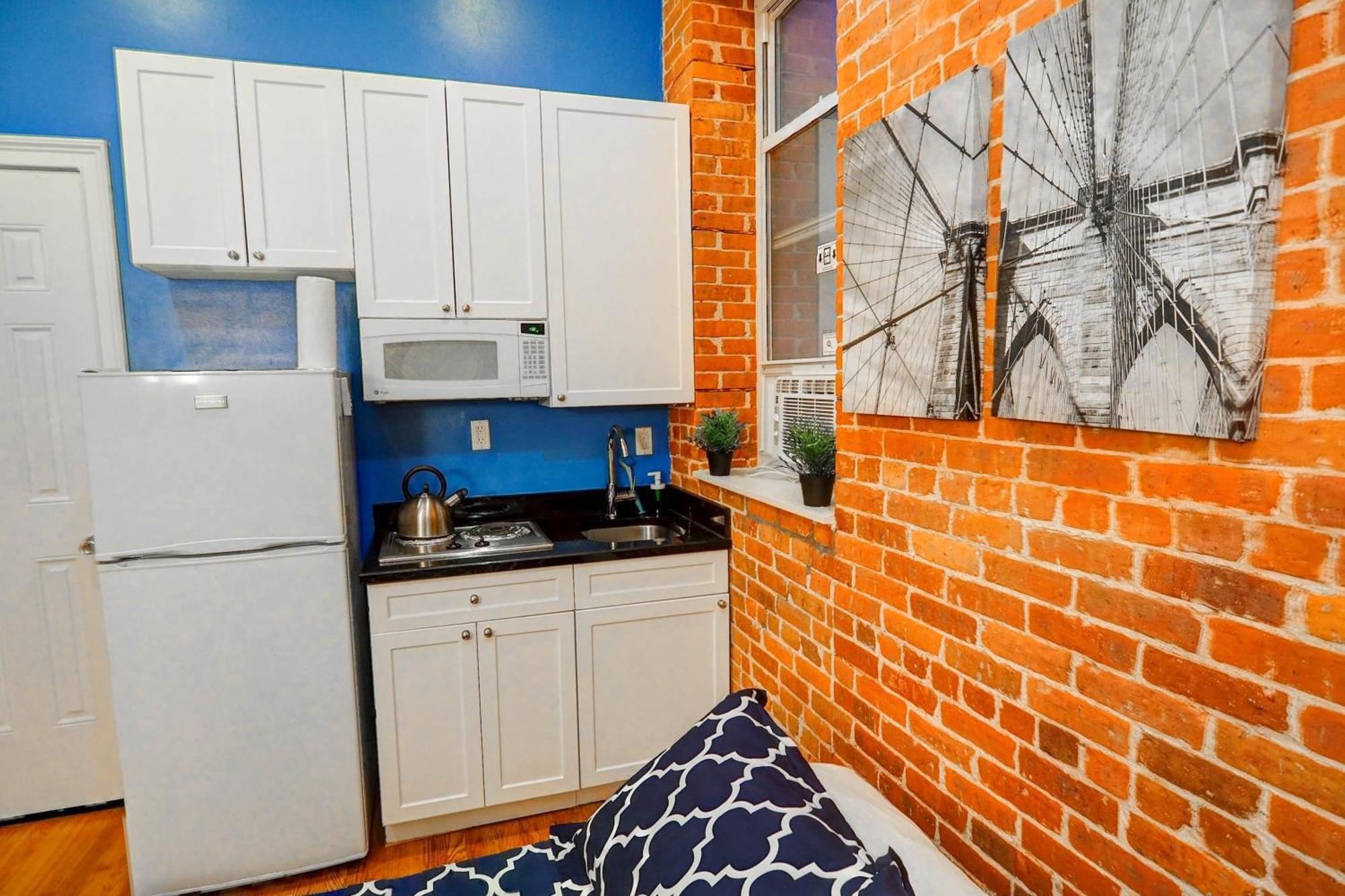 Metropolitan Manhattan *