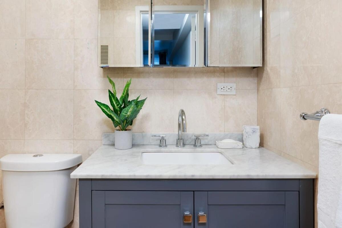 73-208 New 2br 2bath Uws Doorman Gym *