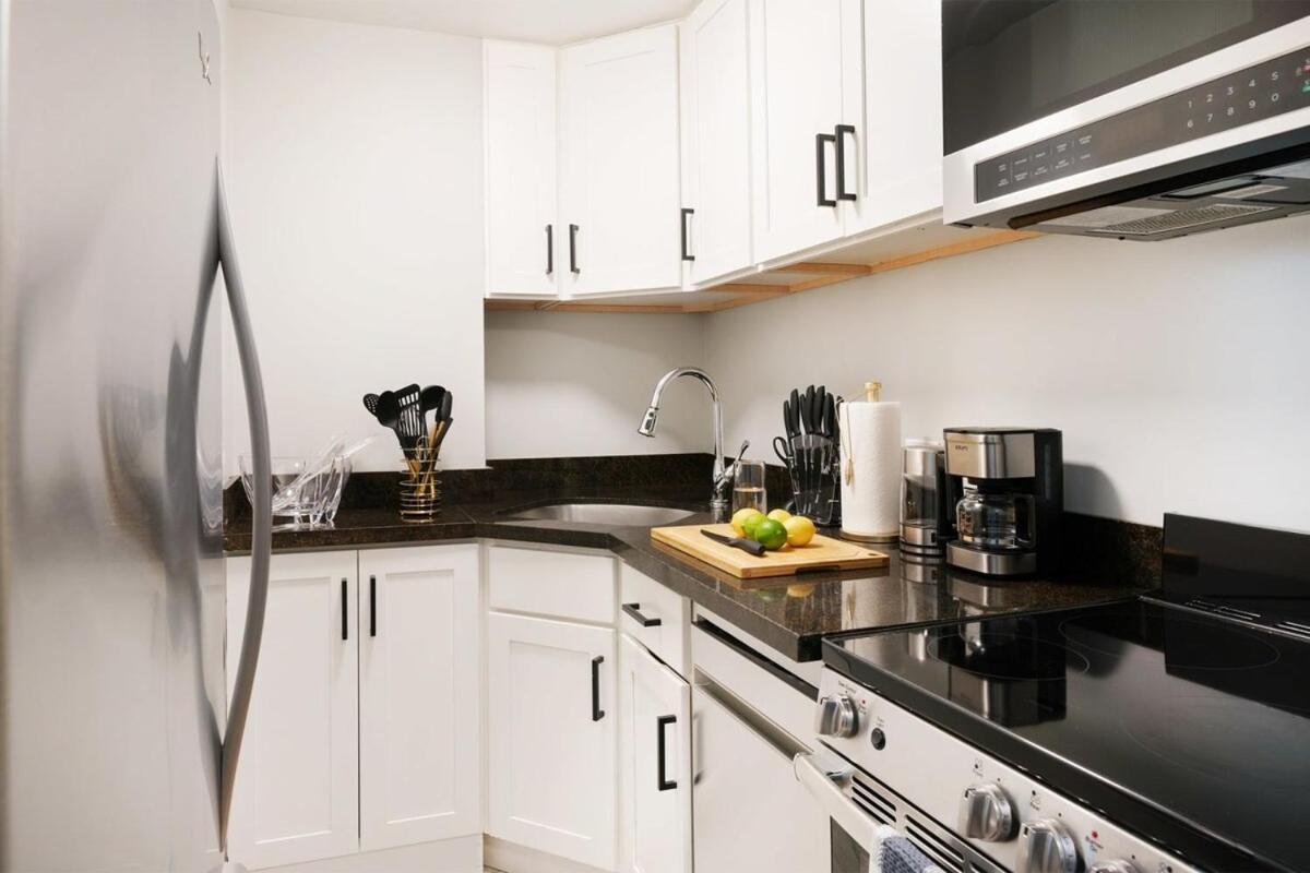 73-208 New 2br 2bath Uws Doorman Gym Apartment New York