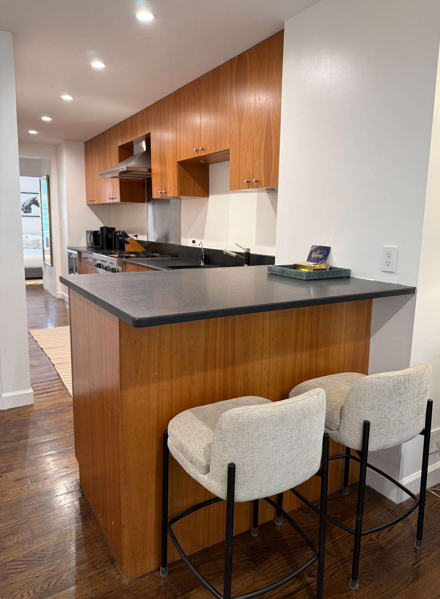 Designer In Diplomat District Appartement *