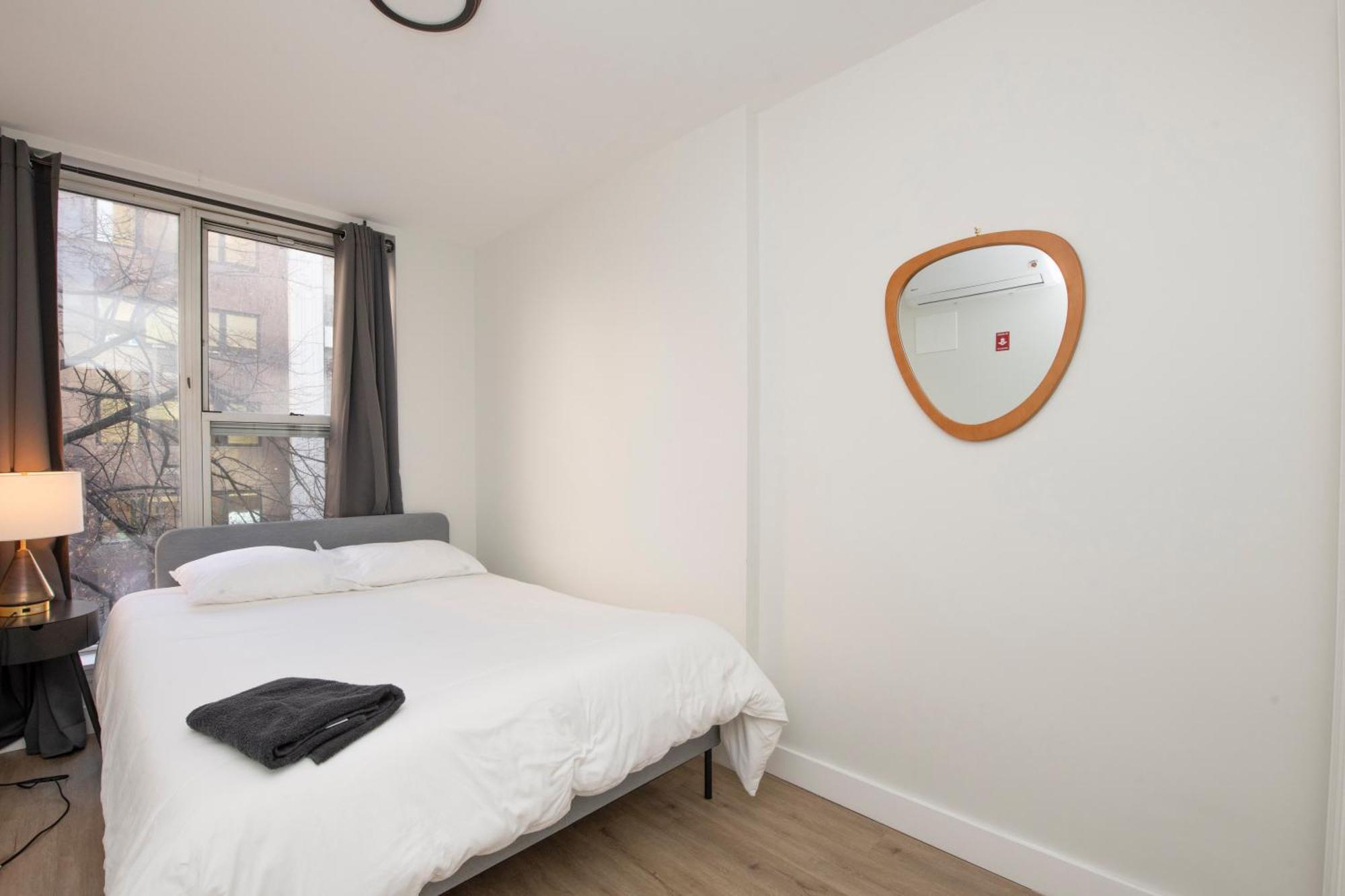 Sophisticated 4 Bedroom Duplex In The Heart Of Midtown New York