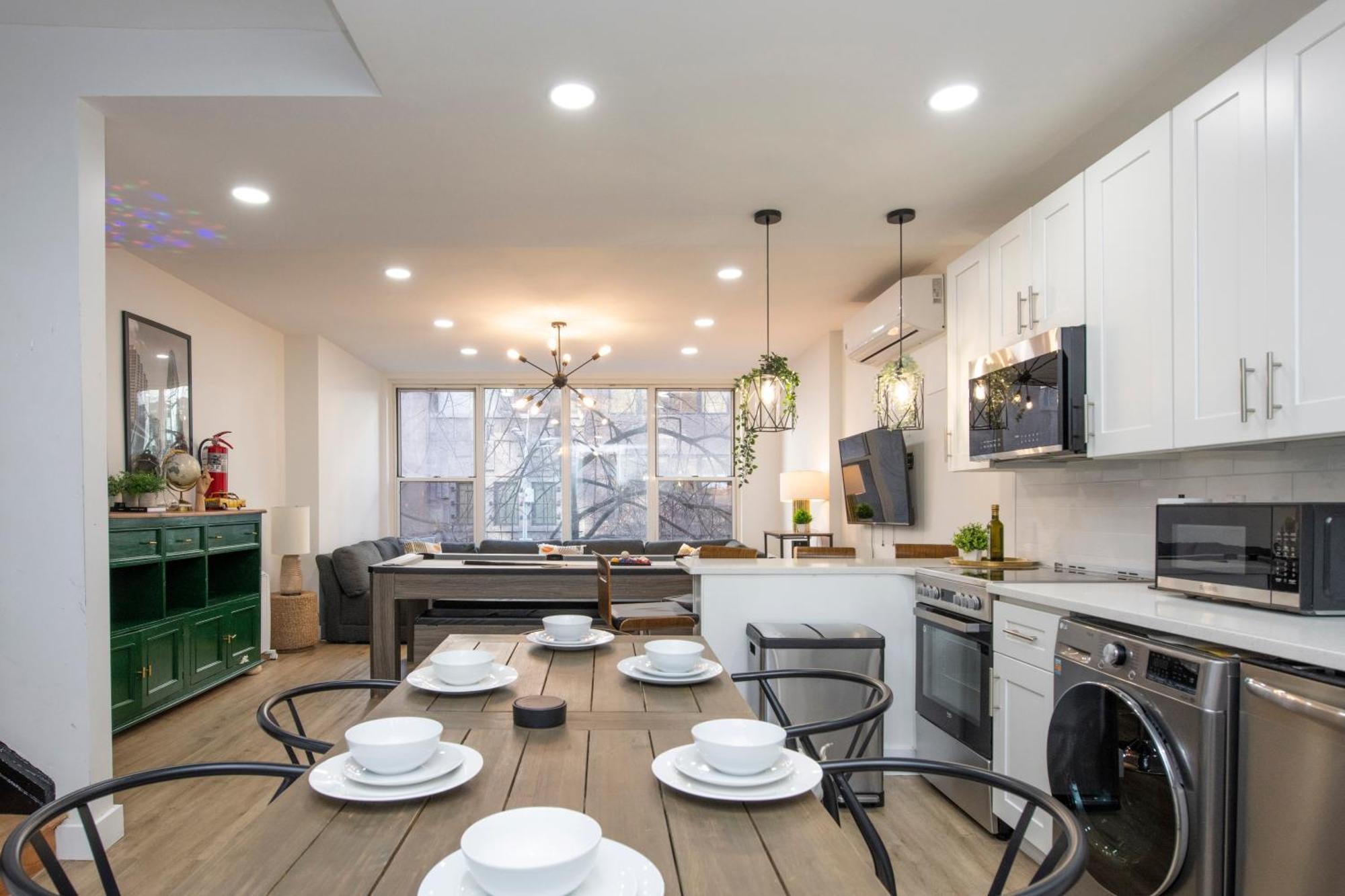 Sophisticated 4 Bedroom Duplex In The Heart Of Midtown New York