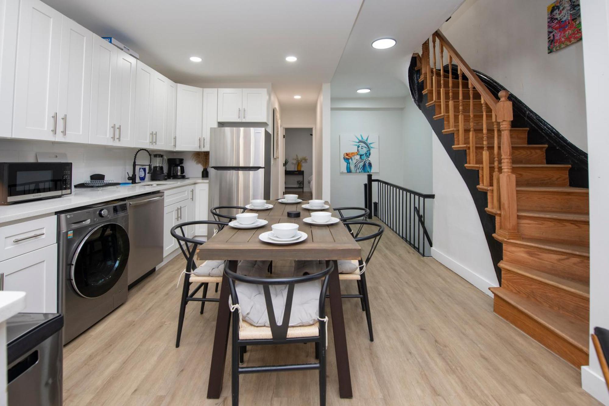 Apartment Sophisticated 4 Bedroom Duplex In The Heart Of Midtown *