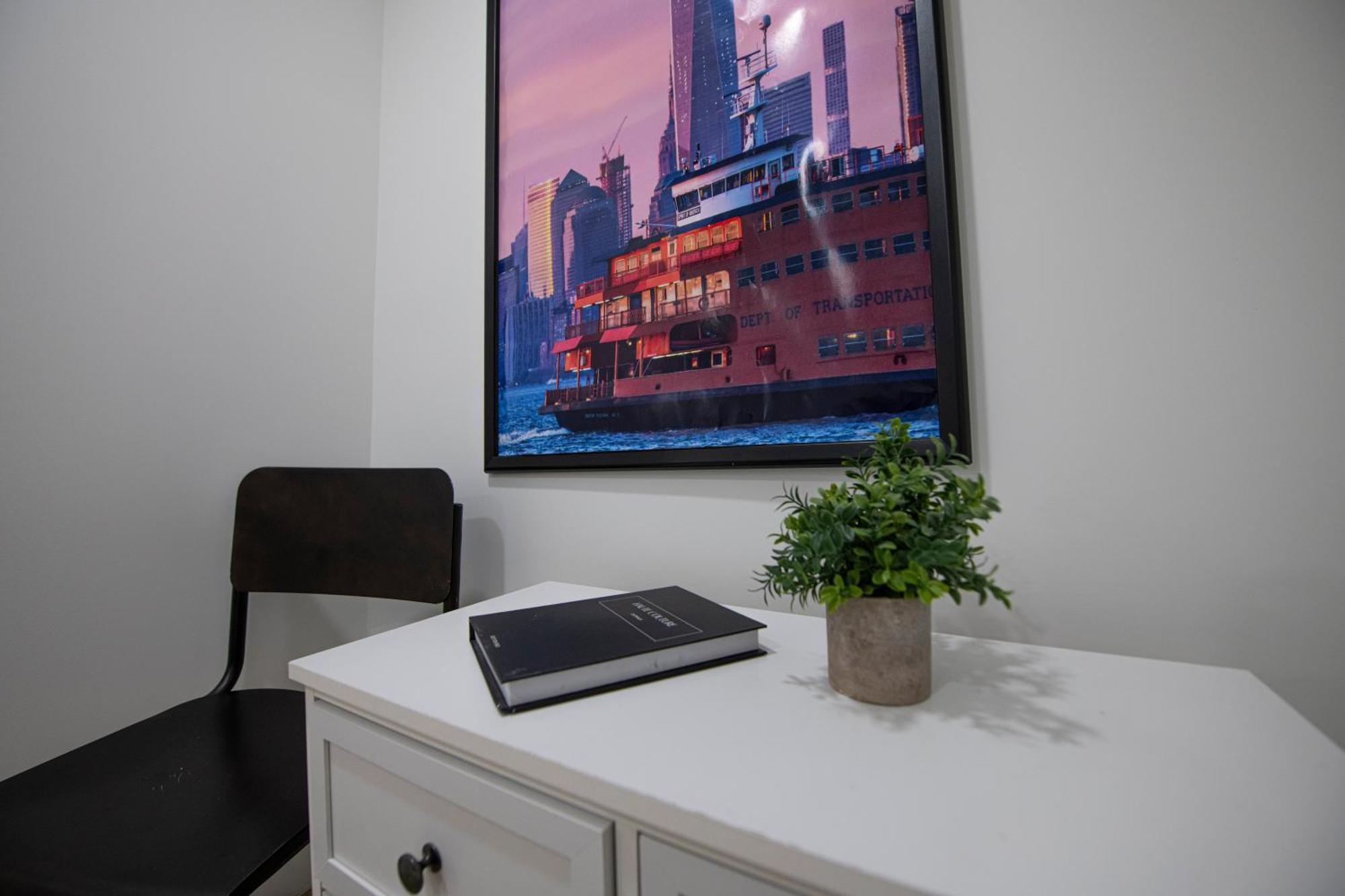 Sophisticated 4 Bedroom Duplex In The Heart Of Midtown