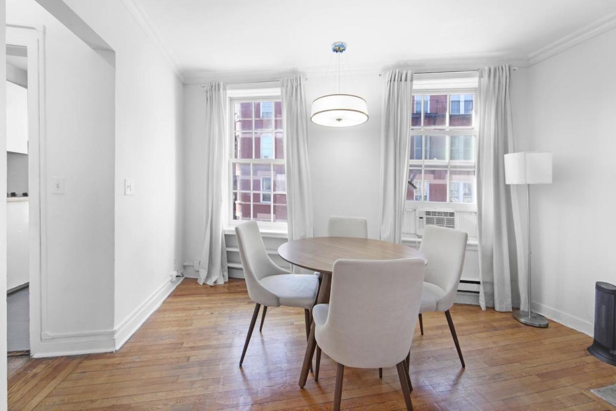 Location In Greenwich Village Apartment *