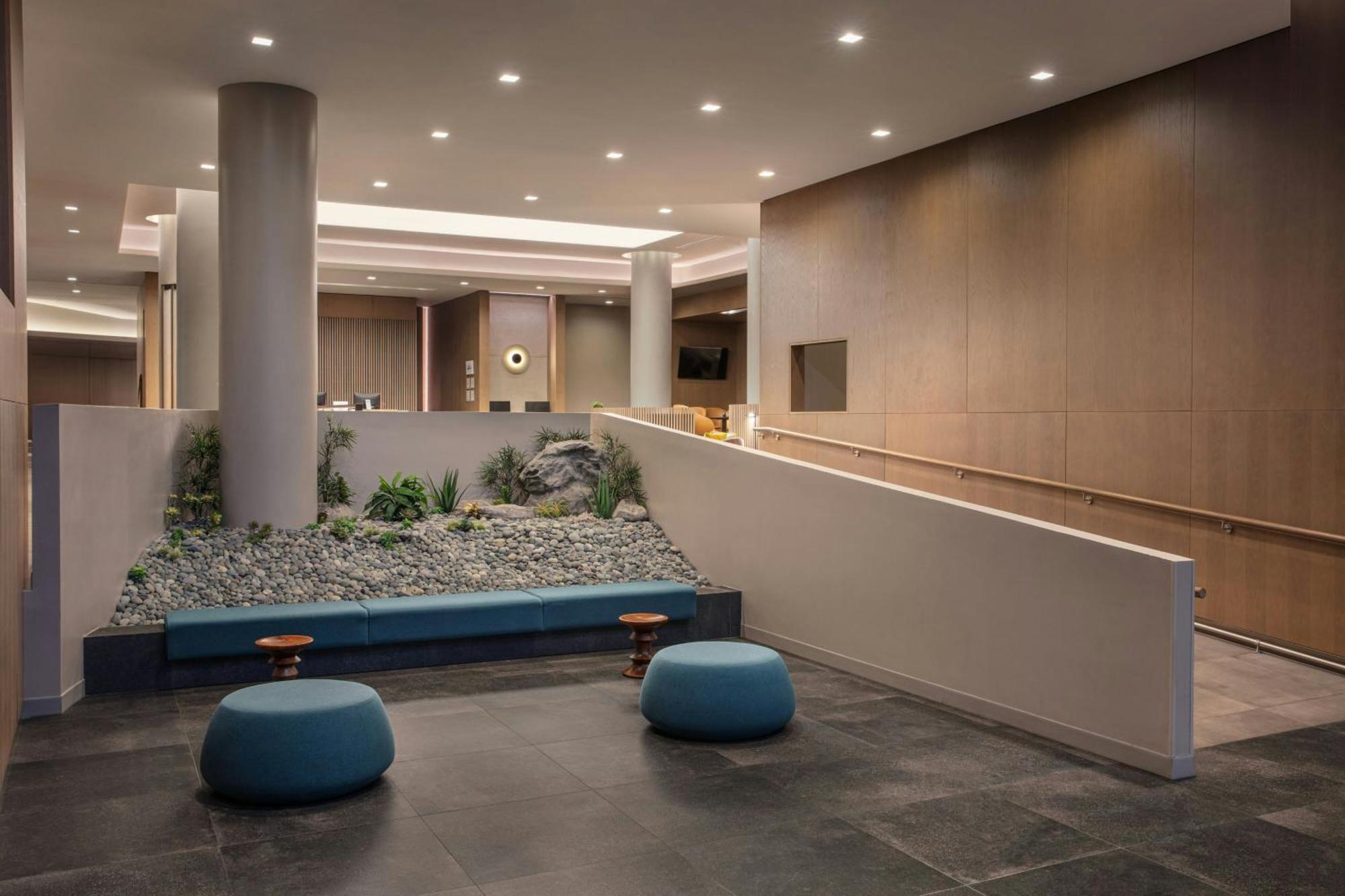 Sheraton Laguardia East 3*