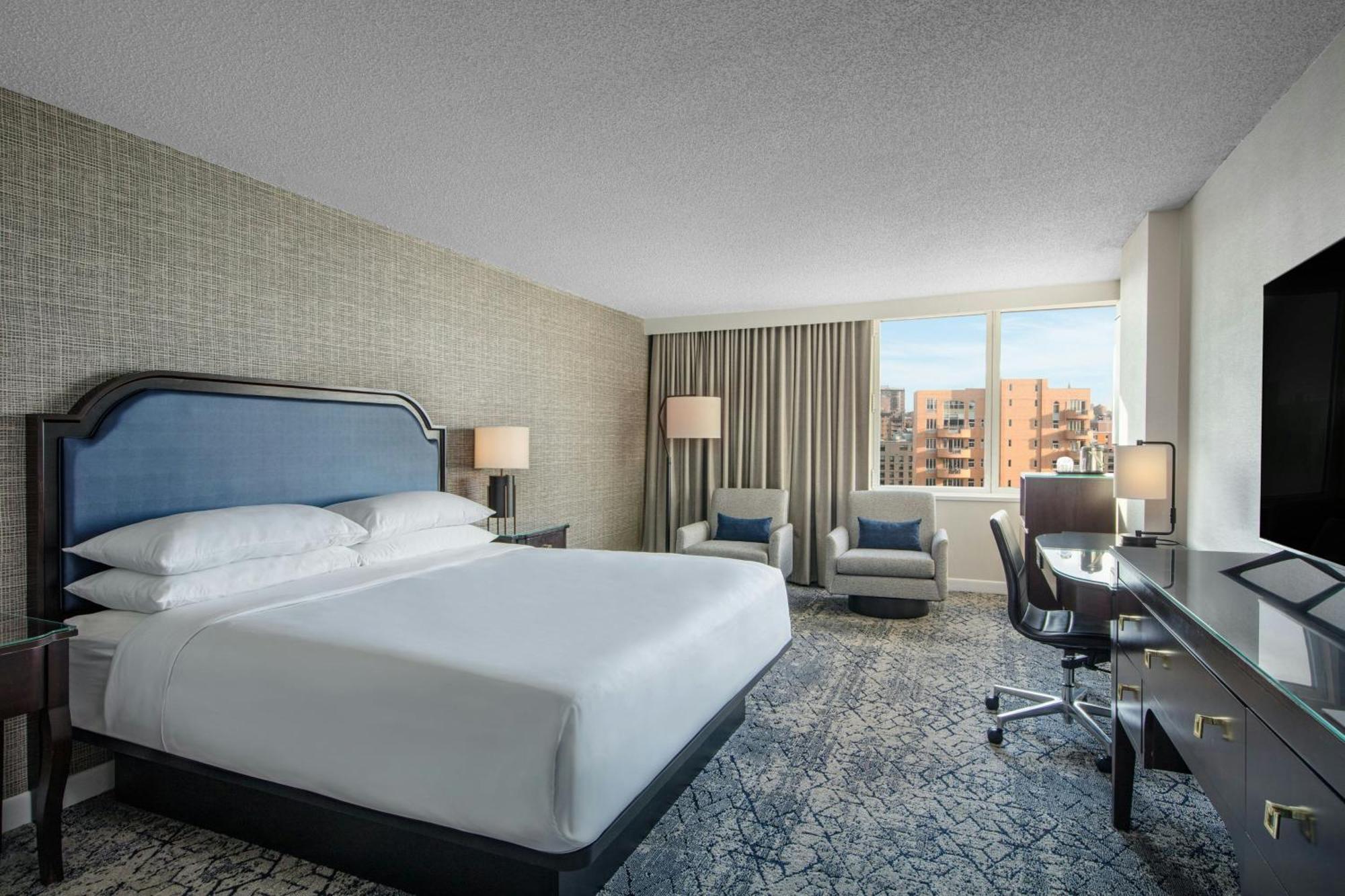 Sheraton Laguardia East Hotel 3*