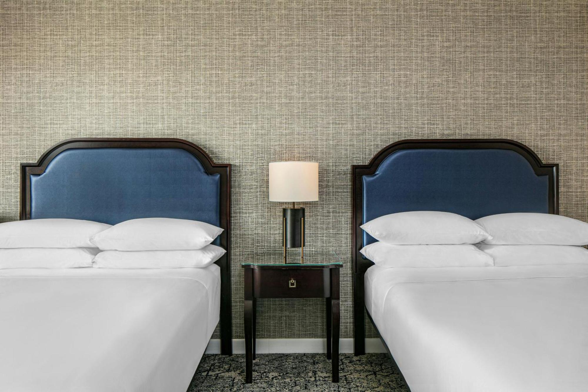 Sheraton Laguardia East 3*