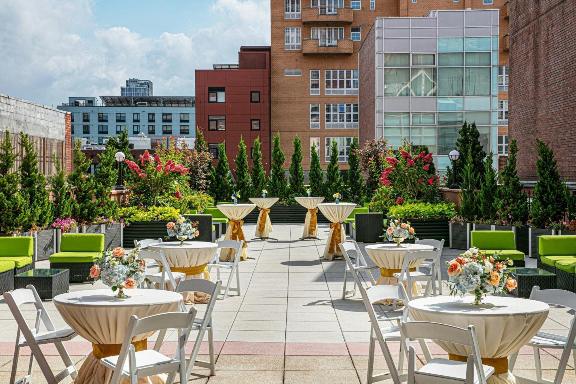 Sheraton Laguardia East Hotel 3*