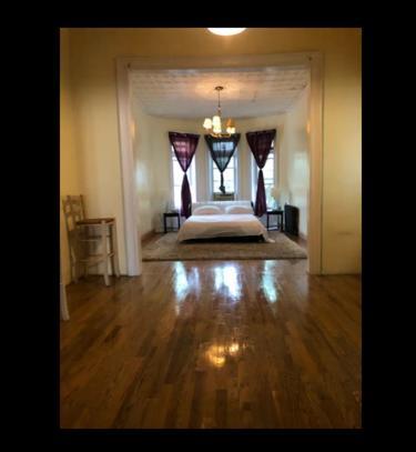 Apartment Funky Pre-war Town House *