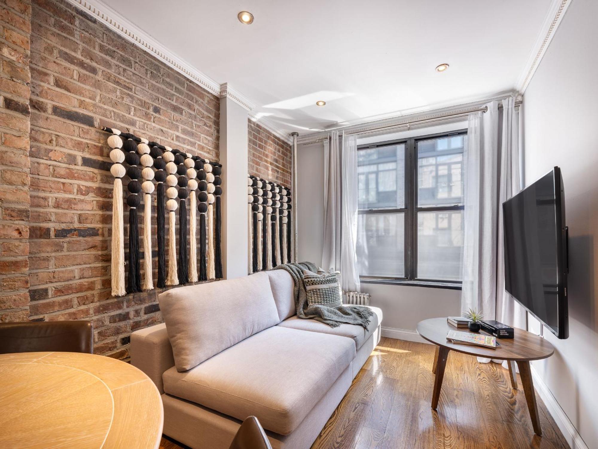 Three Bedroom On Little Italy Mulberry Street Apartment