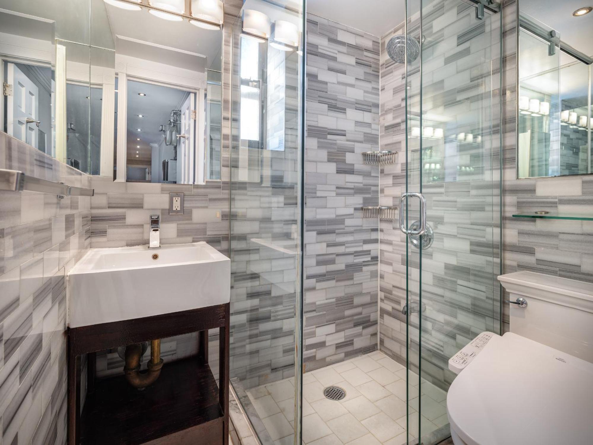 Apartment Three Bedroom On Little Italy Mulberry Street