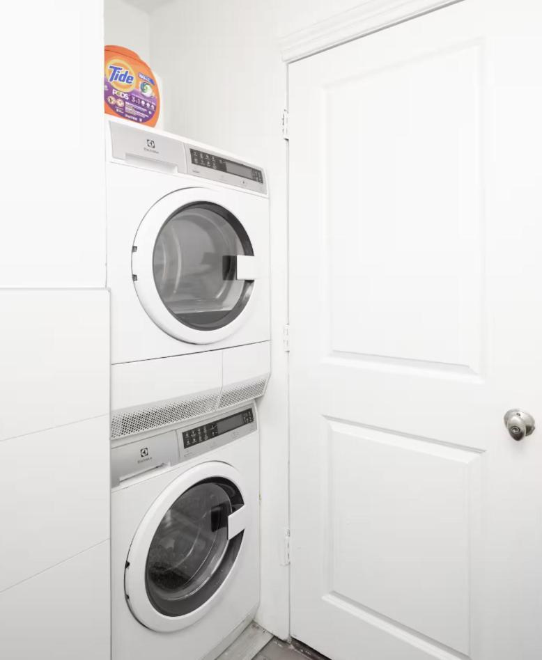 Apartment Stunning 3bd In Manhattan