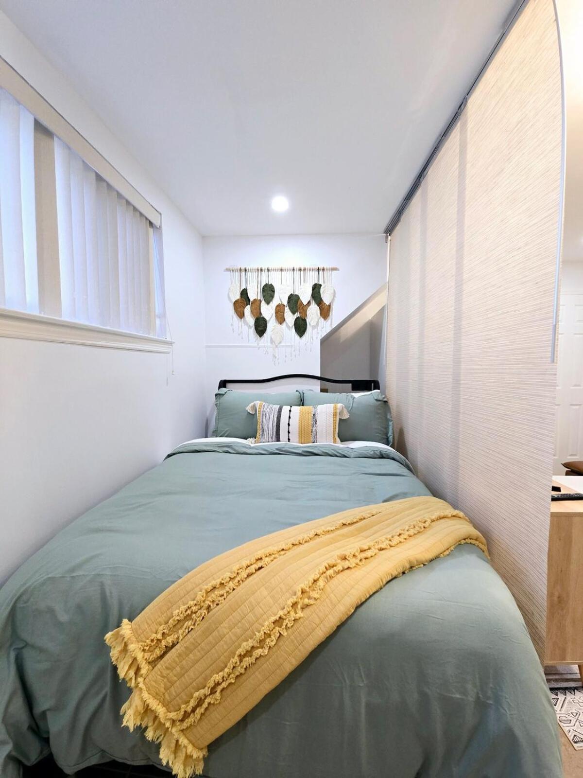 Ally's Away Apartment *
