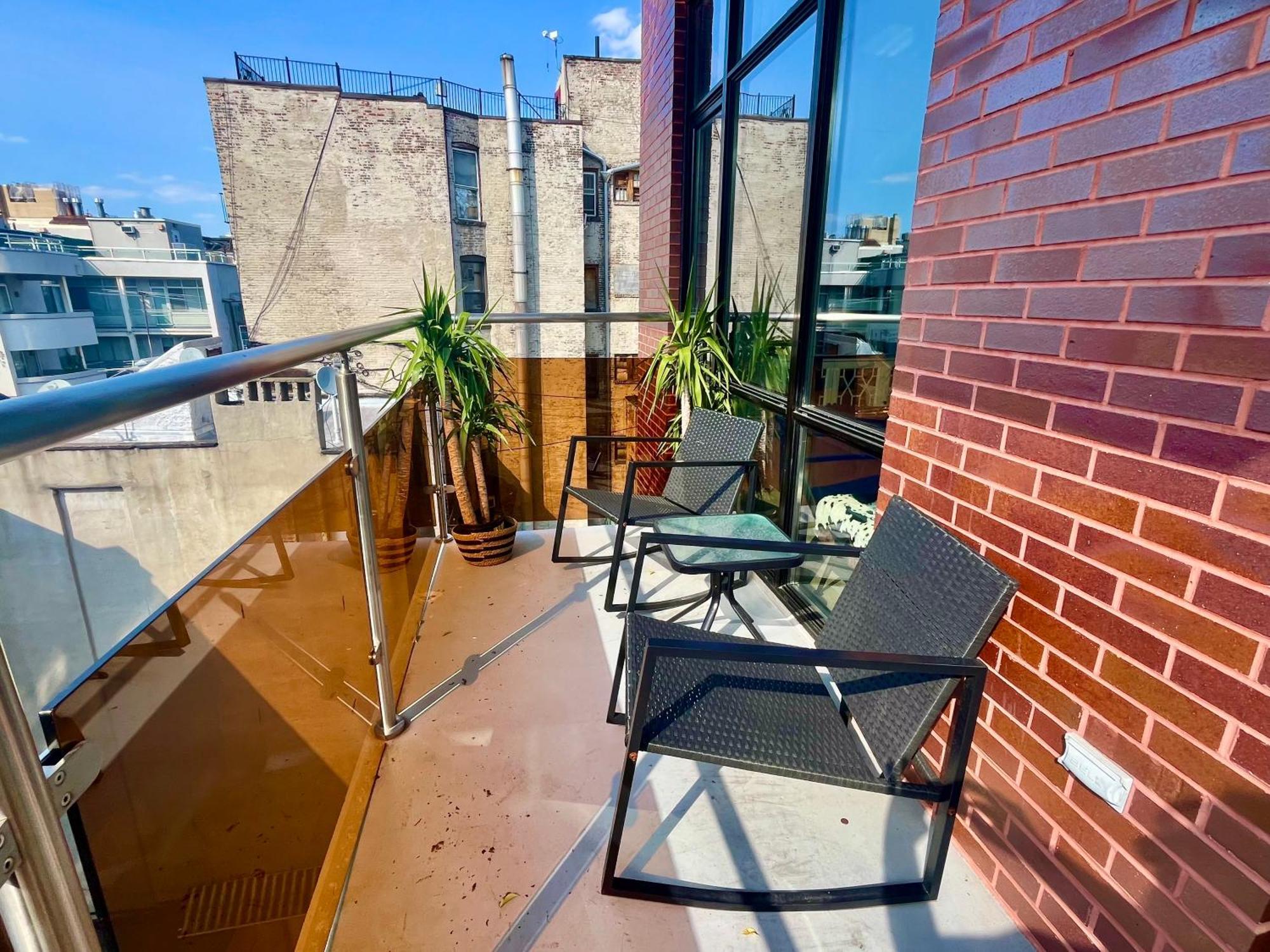 Luxury In Little Italy 2 Bedroom Private Balcony