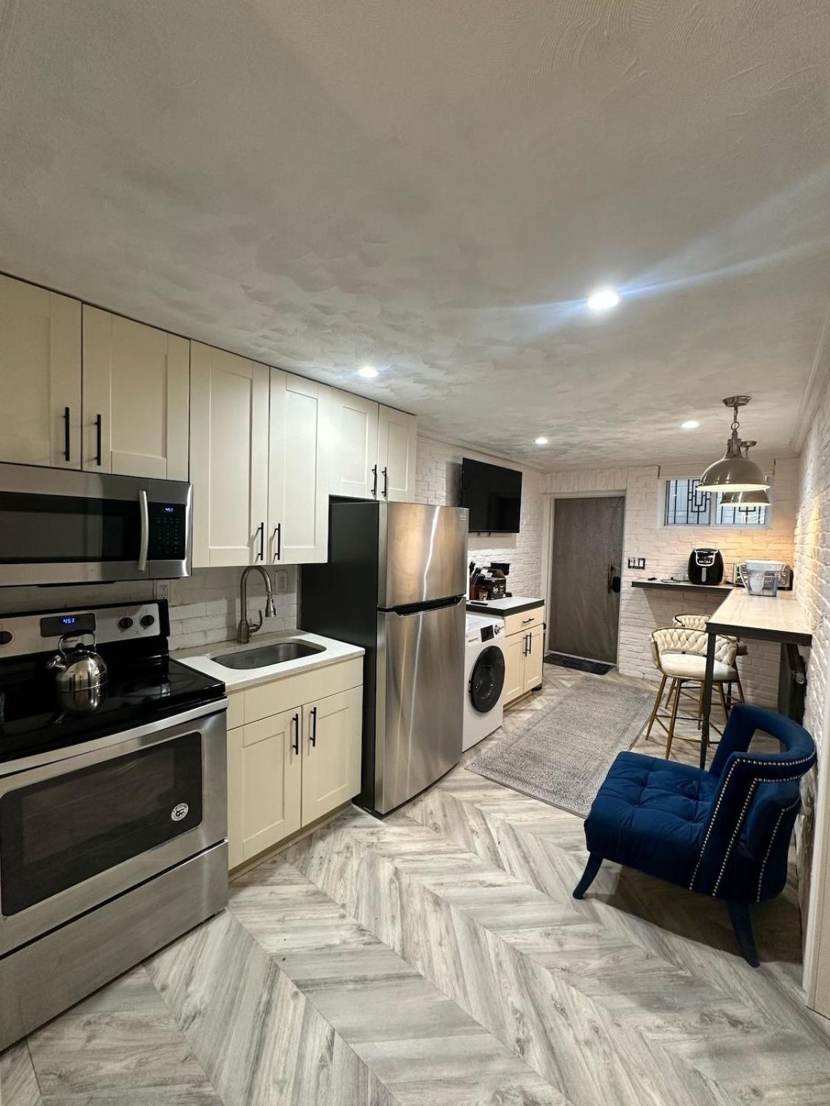 Brooklyn Brownsville Bomber Apartment New York