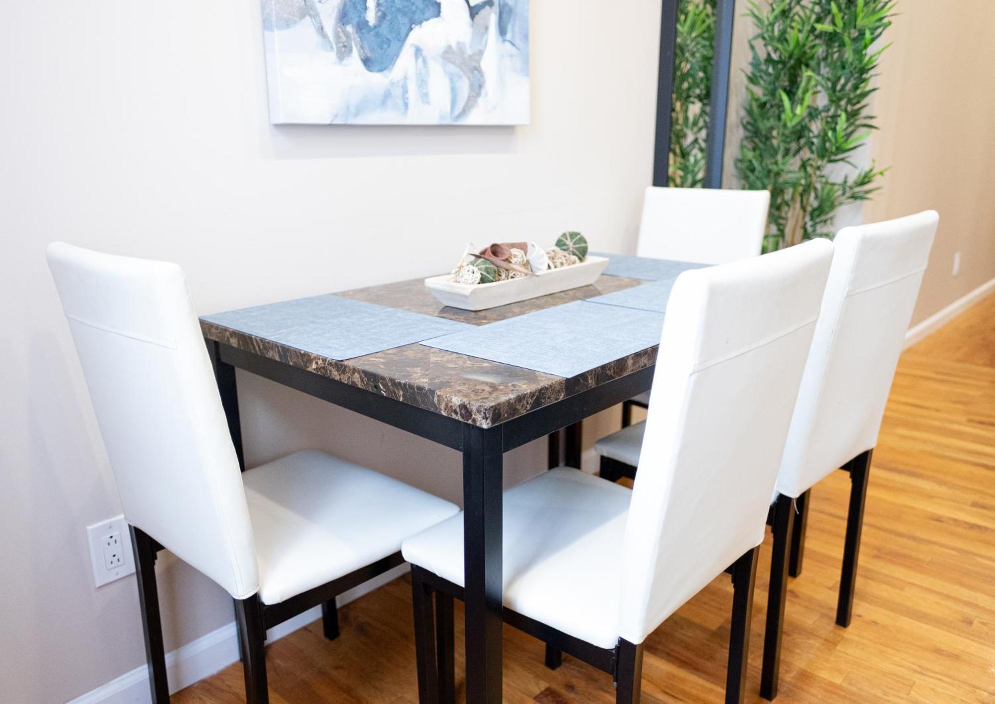 3 Bedroom In Manhattan Apartment