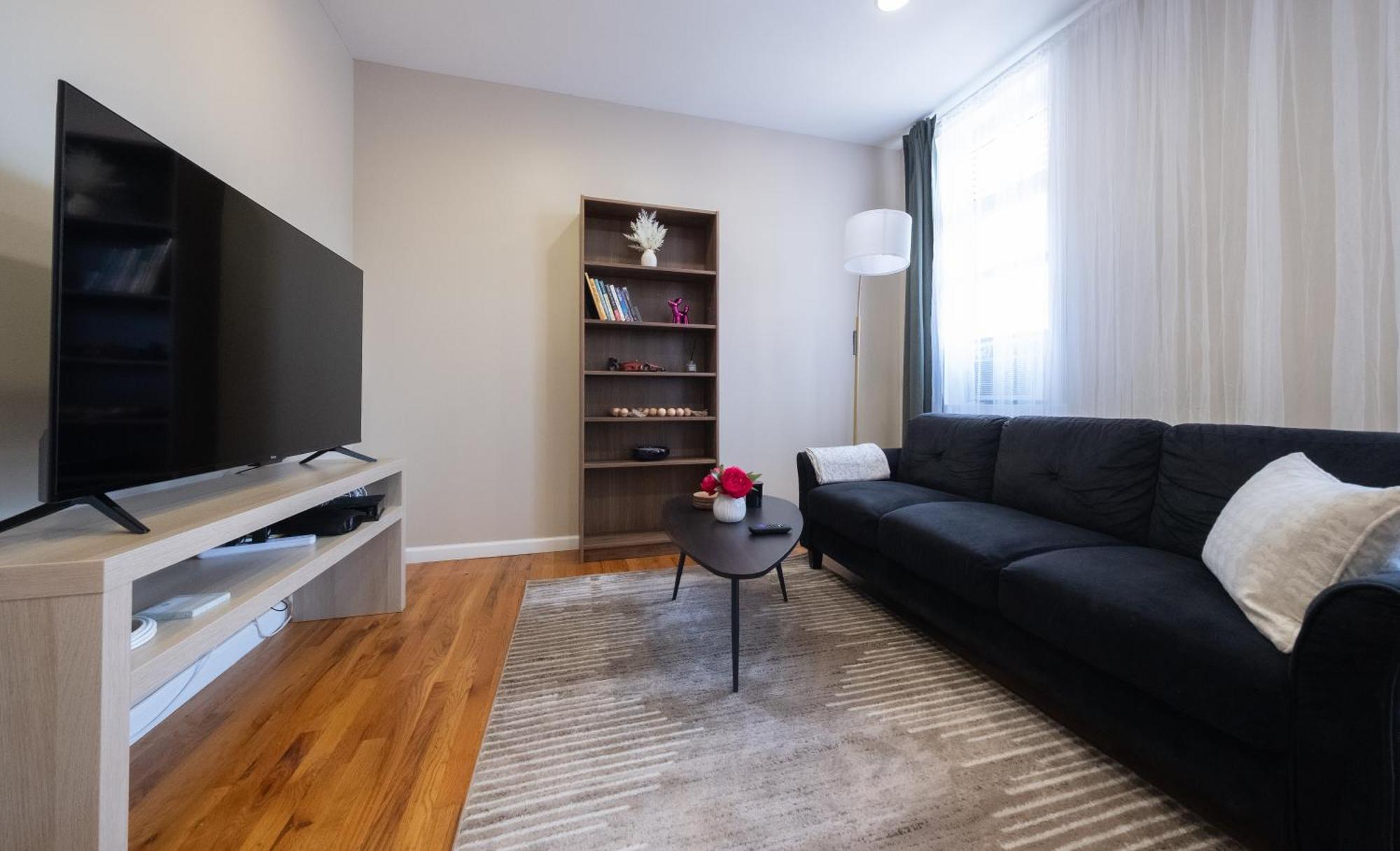 3 Bedroom In Manhattan Apartment *