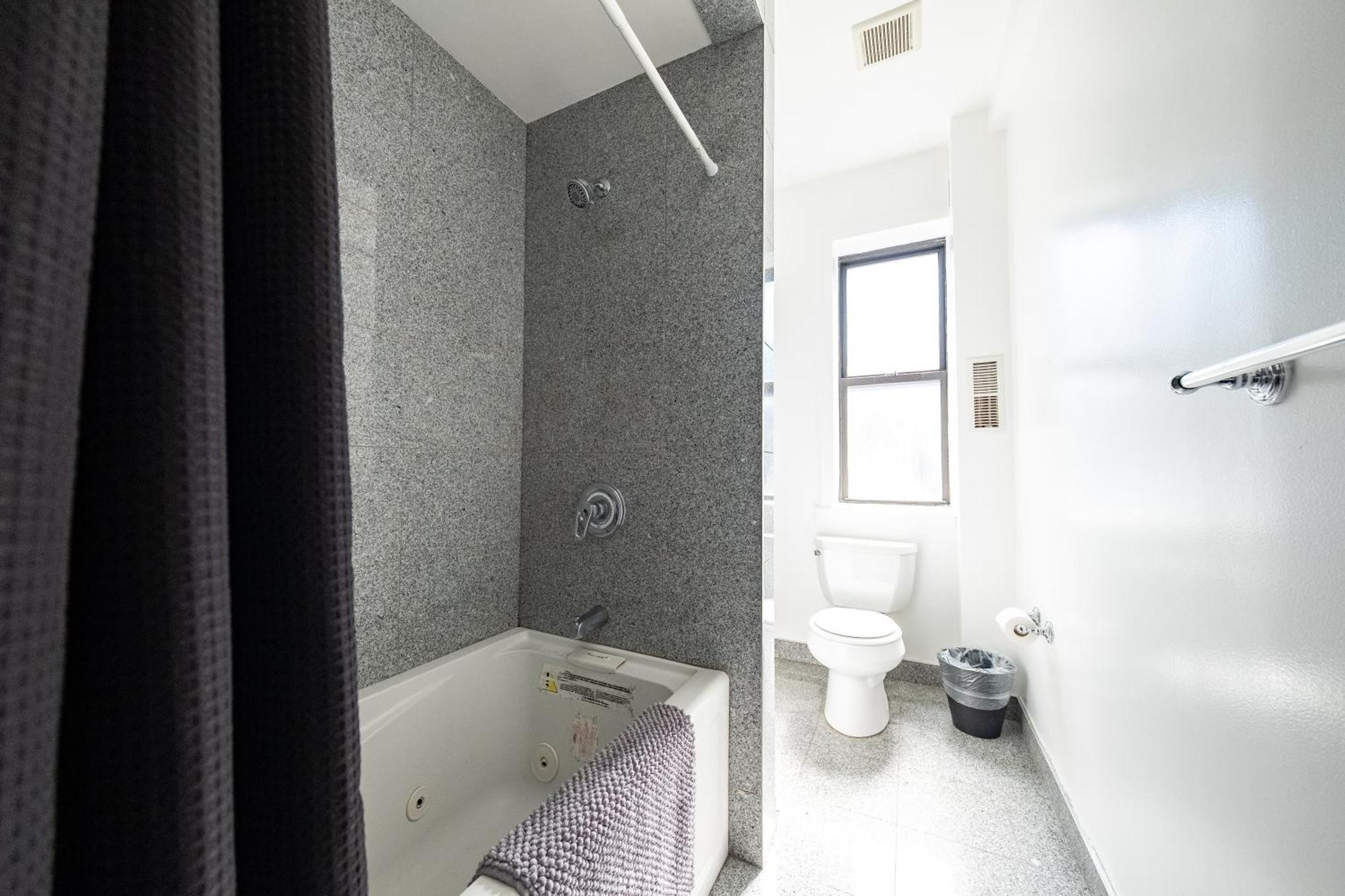 3 Bedroom In Manhattan Apartment