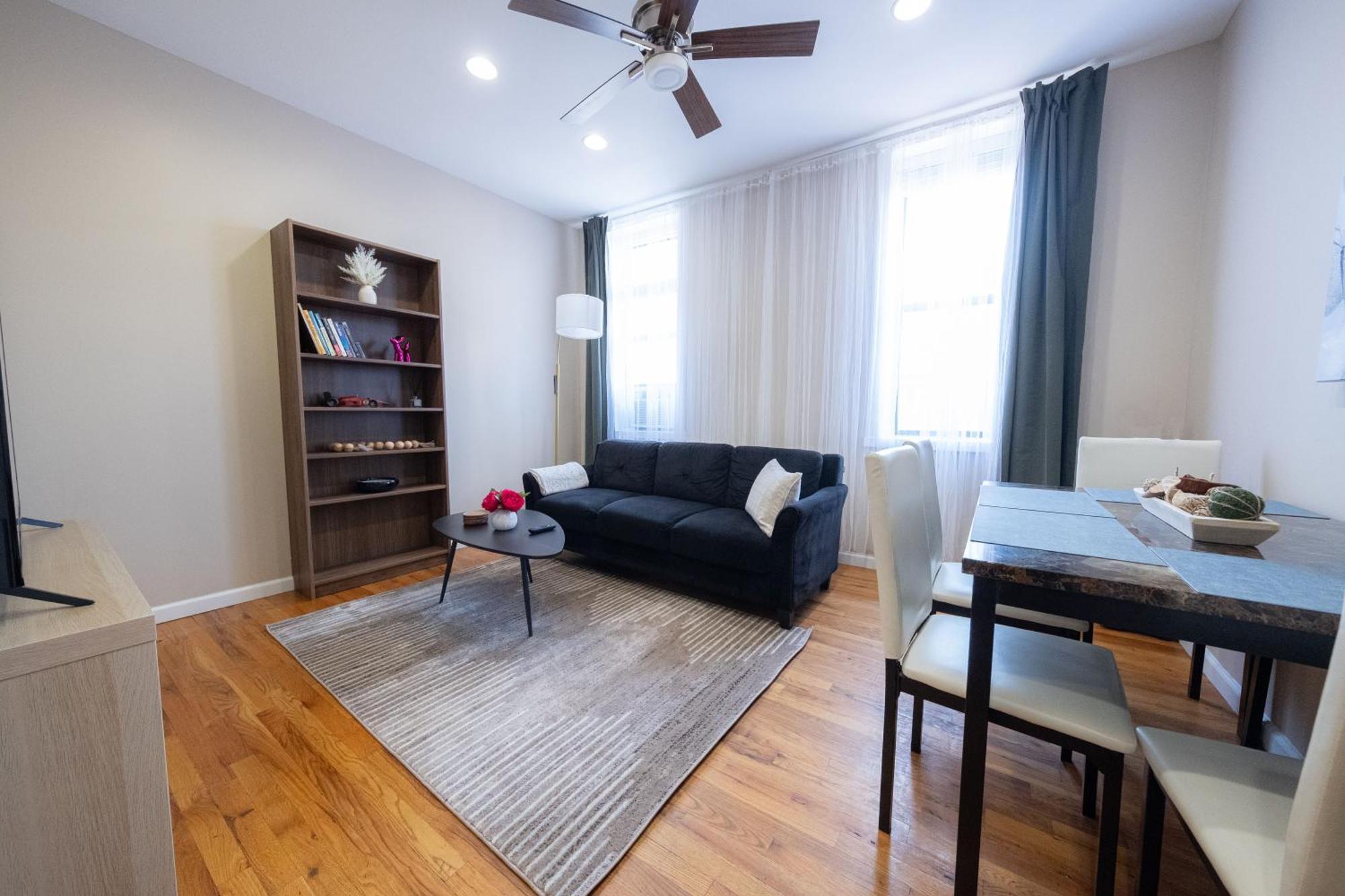 3 Bedroom In Manhattan Apartment