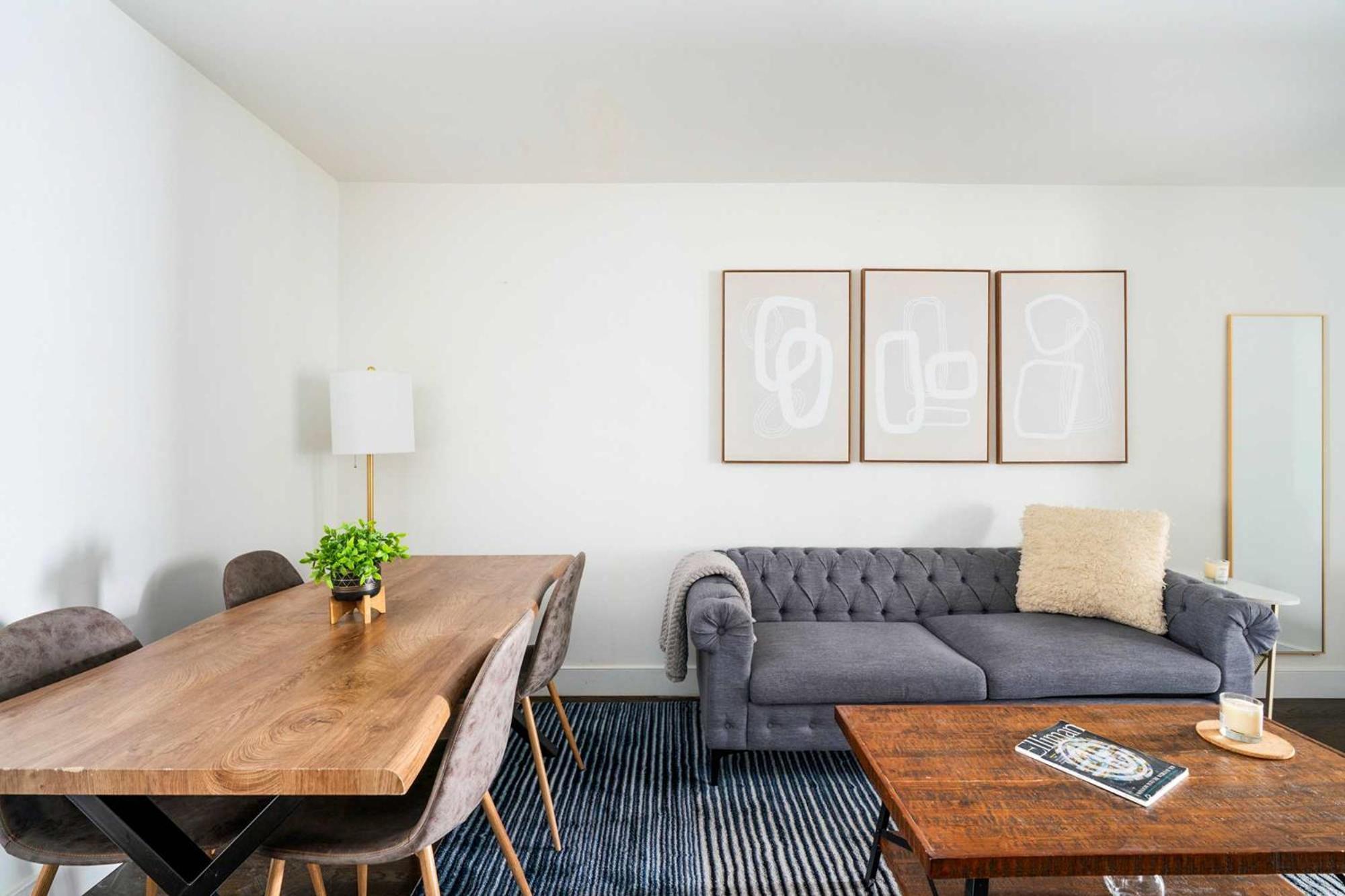 39-3 Newly Renovated 3 Bedroom Prime Midtown Sleeps 6