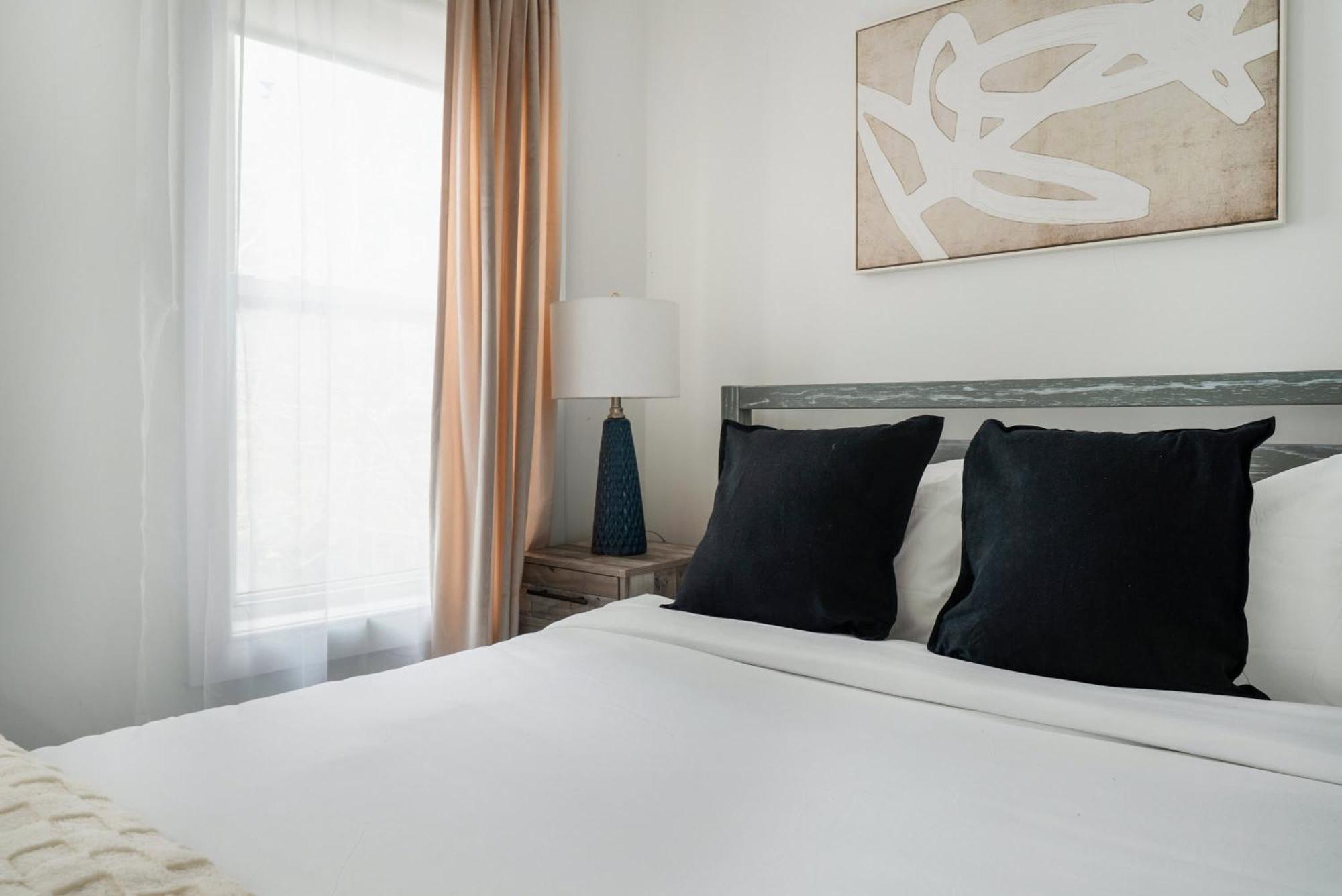 39-2 Renovated 3br Prime Hudson Yards Area *