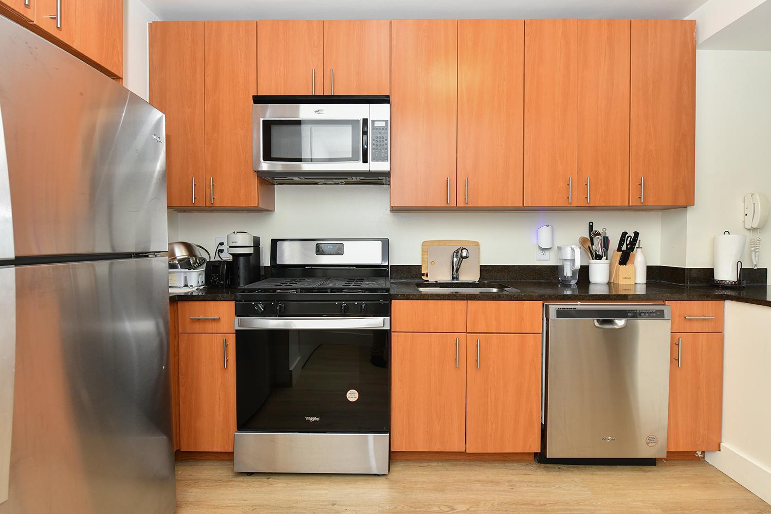 Modern Times Square 1 Bedroom Retreat Apartment *