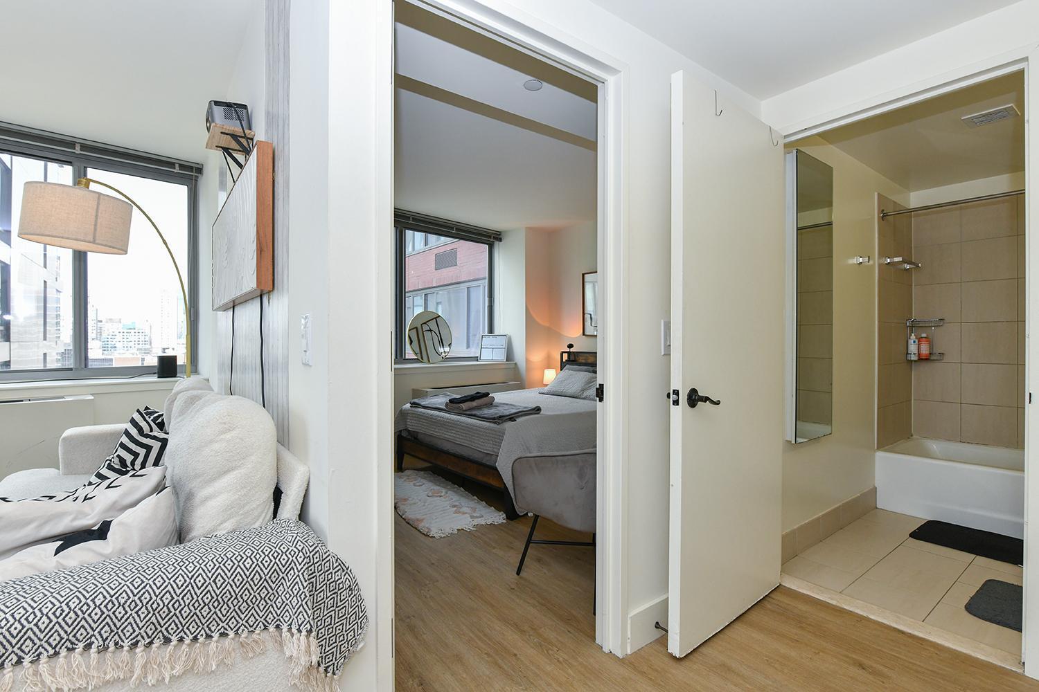 Modern Times Square 1 Bedroom Retreat Apartment