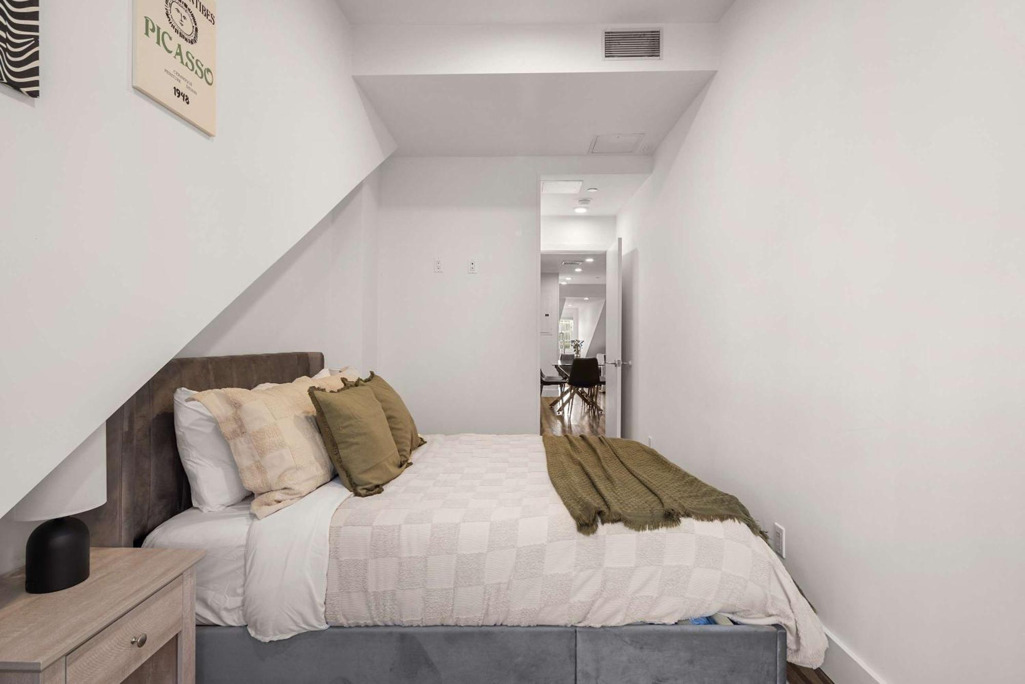Apartment Spacious 3br Family Haven In Lower Manhattan