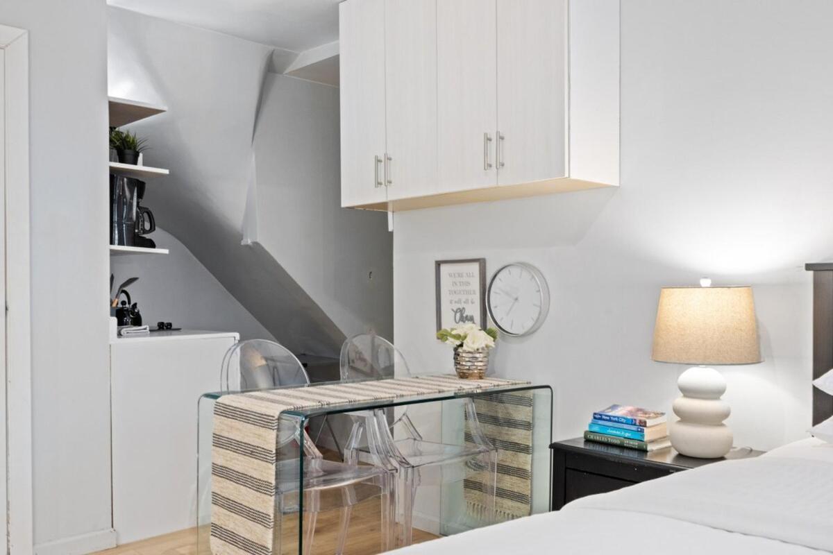 Haven In Times Square & Nearby Restaurants Apartment New York