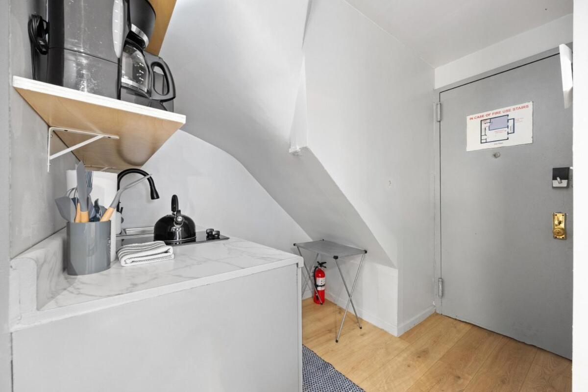 Apartment Haven In Times Square & Nearby Restaurants New York