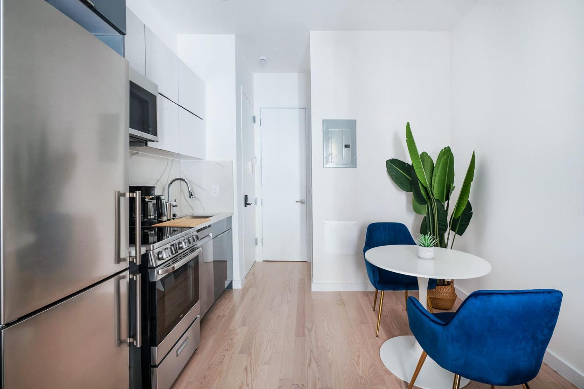 319-b Sleek Modern 1br W Outdoor Space Union Square Wd In Unit Apartment New York