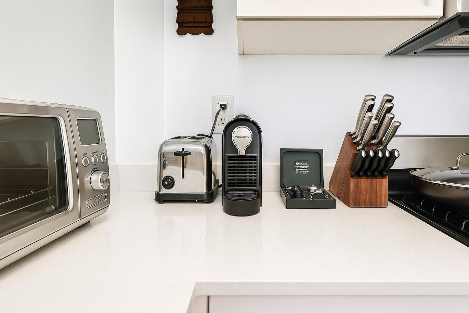 Modern With Private Bathroom And Kitchen Apartment