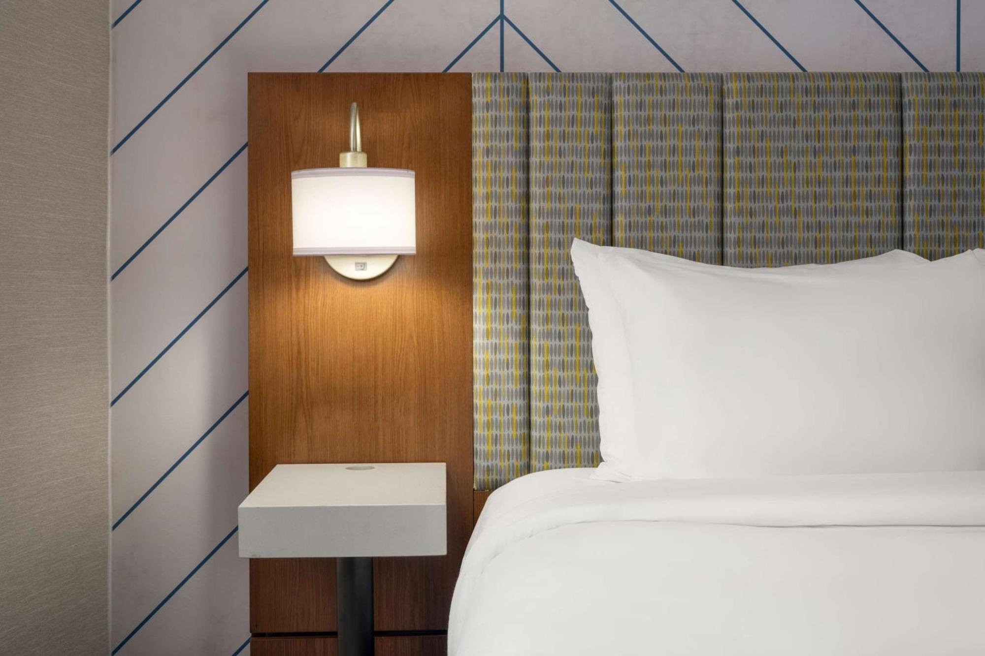 Hotel The Nedia, Bw Signature Collection New York