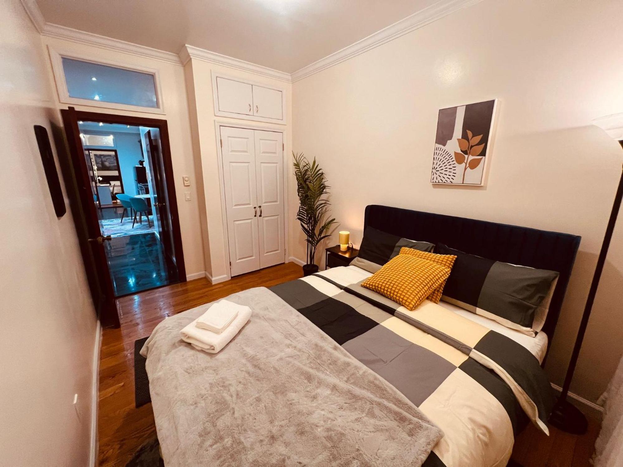2 Bedroom Cozy In Manhattan Valley Apartment