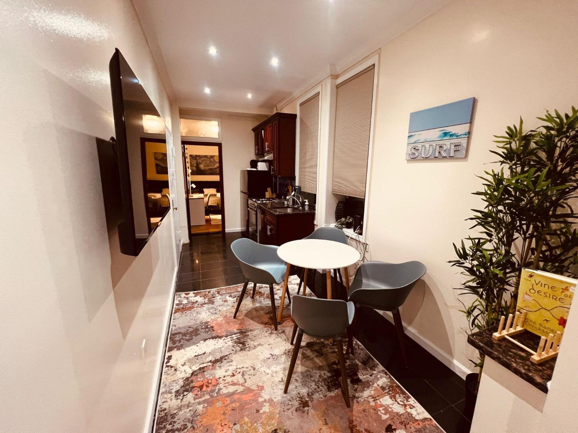2 Bedroom Cozy In Manhattan Valley *