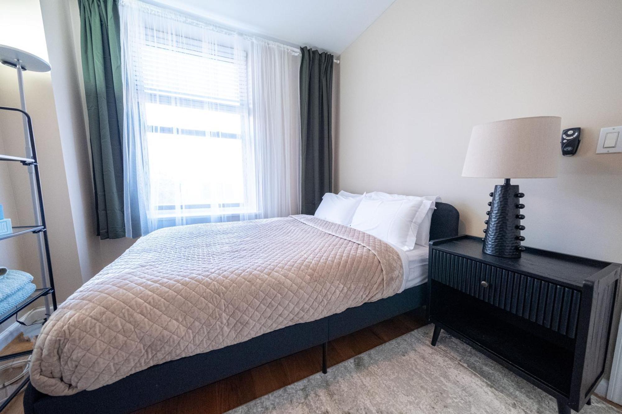 3br Two Blocks To Park Elevator, Laundry, Virtual Doorman Apartment New York