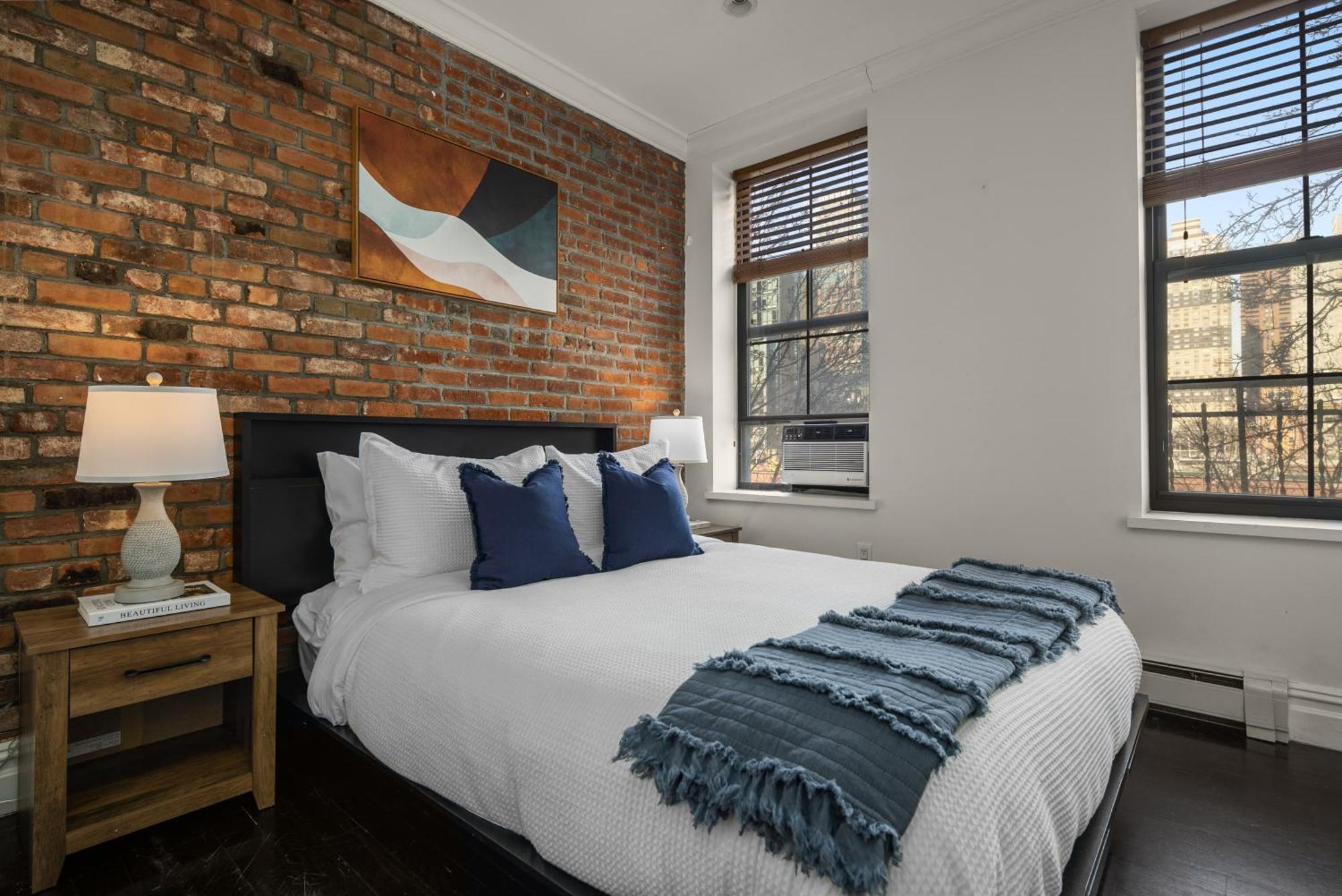 Rustic Nyc In Trendy Hudson Yard *