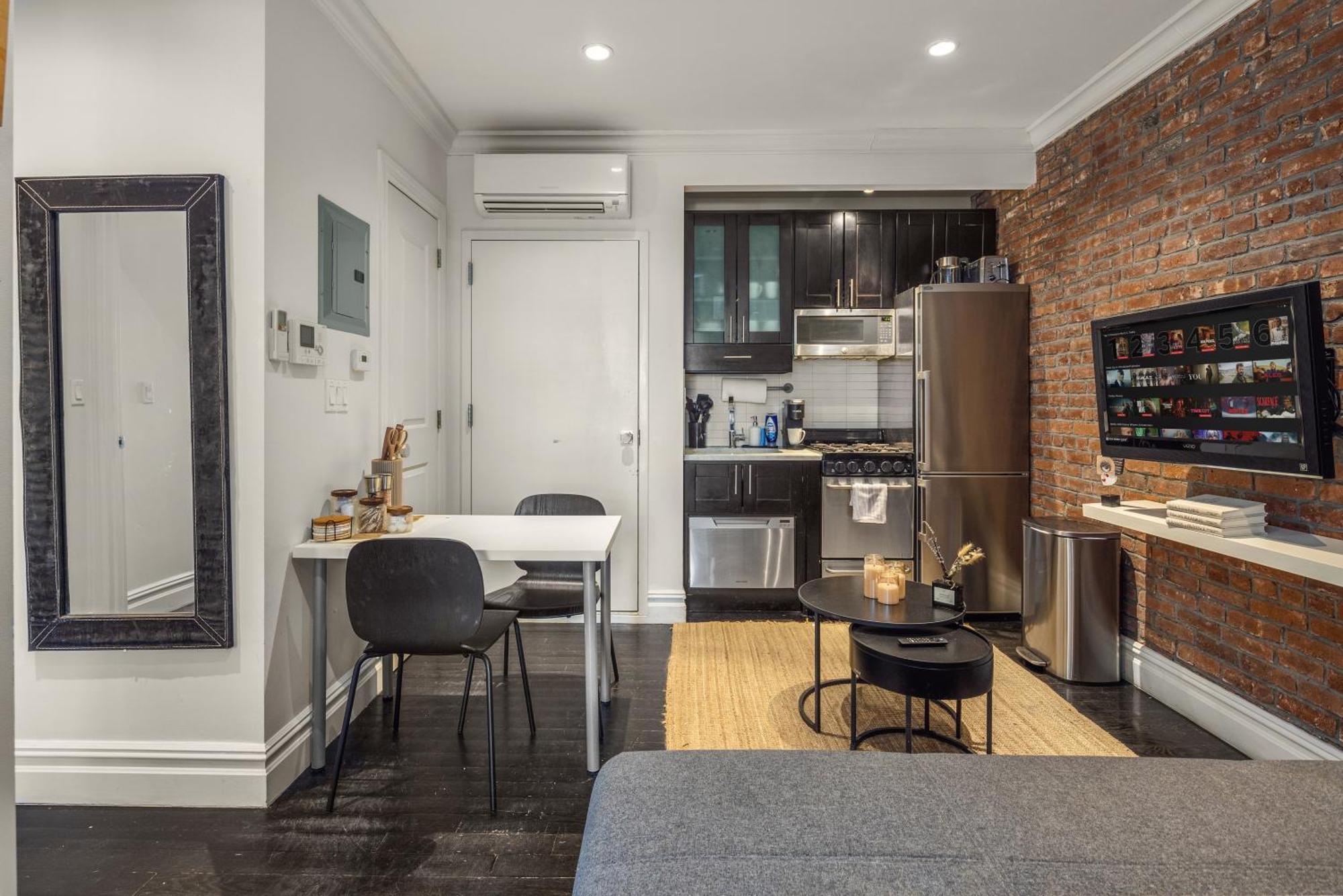 Rustic Nyc In Trendy Hudson Yard New York