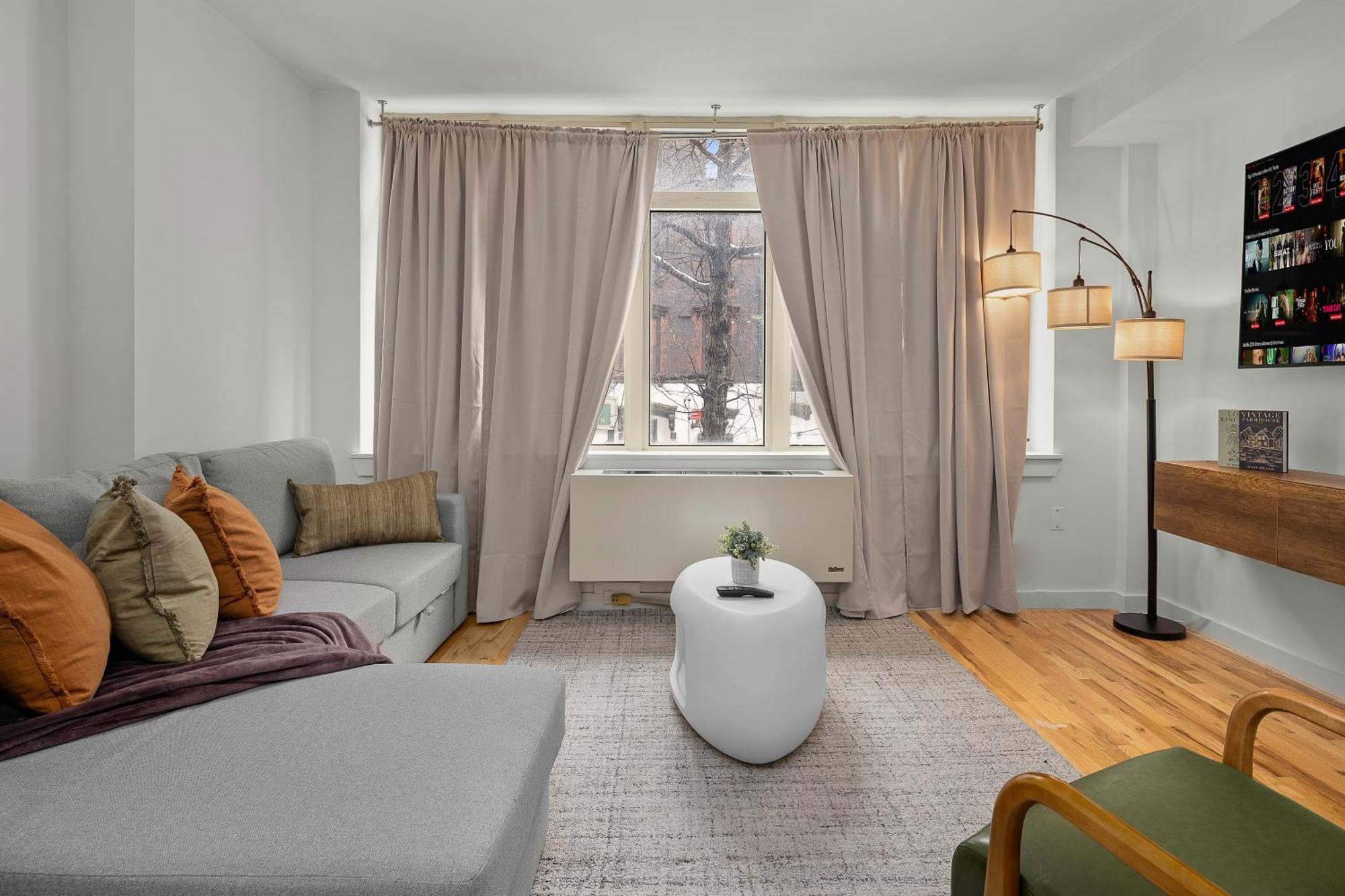 Apartment Modern 2br Steps From New York's Iconic Broadway