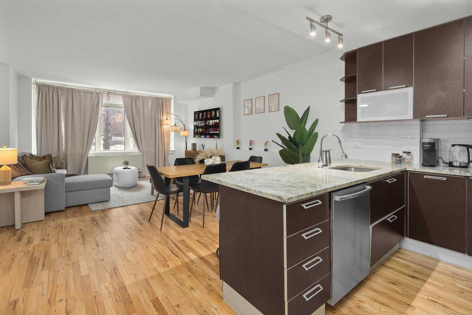 Modern 2br Steps From New York's Iconic Broadway