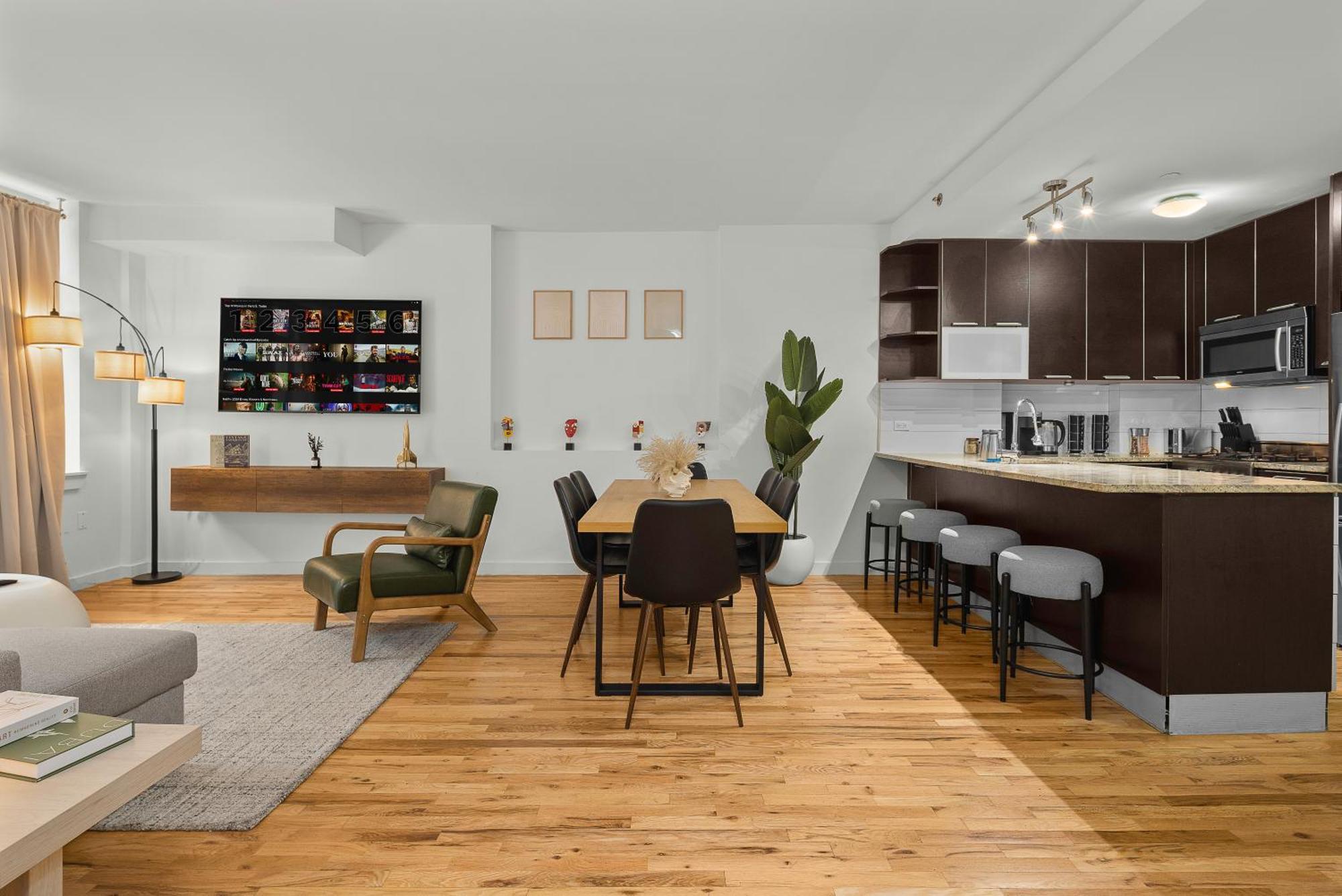 Modern 2br Steps From New York's Iconic Broadway New York