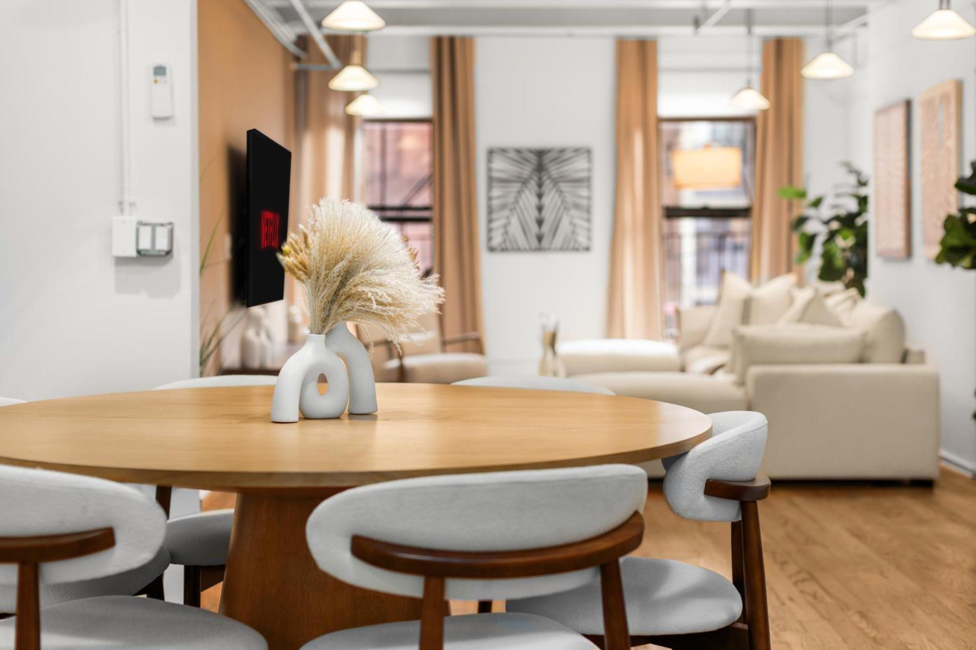 Beautifully Designed 3 Bdr In Dumbo Nyc