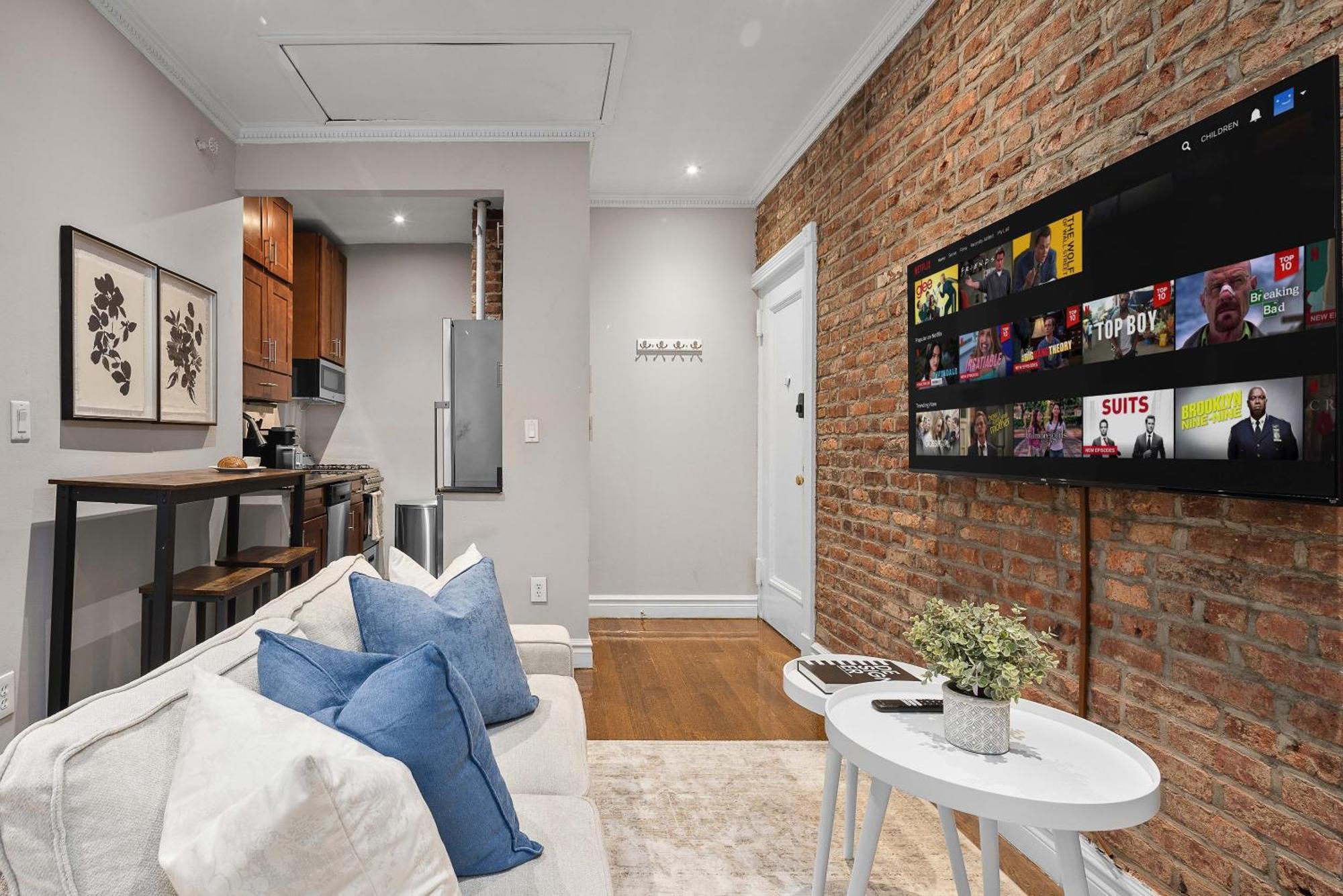 Spacious Midtown Retreat 2br Nyc Haven Near Landmarks Apartment New York