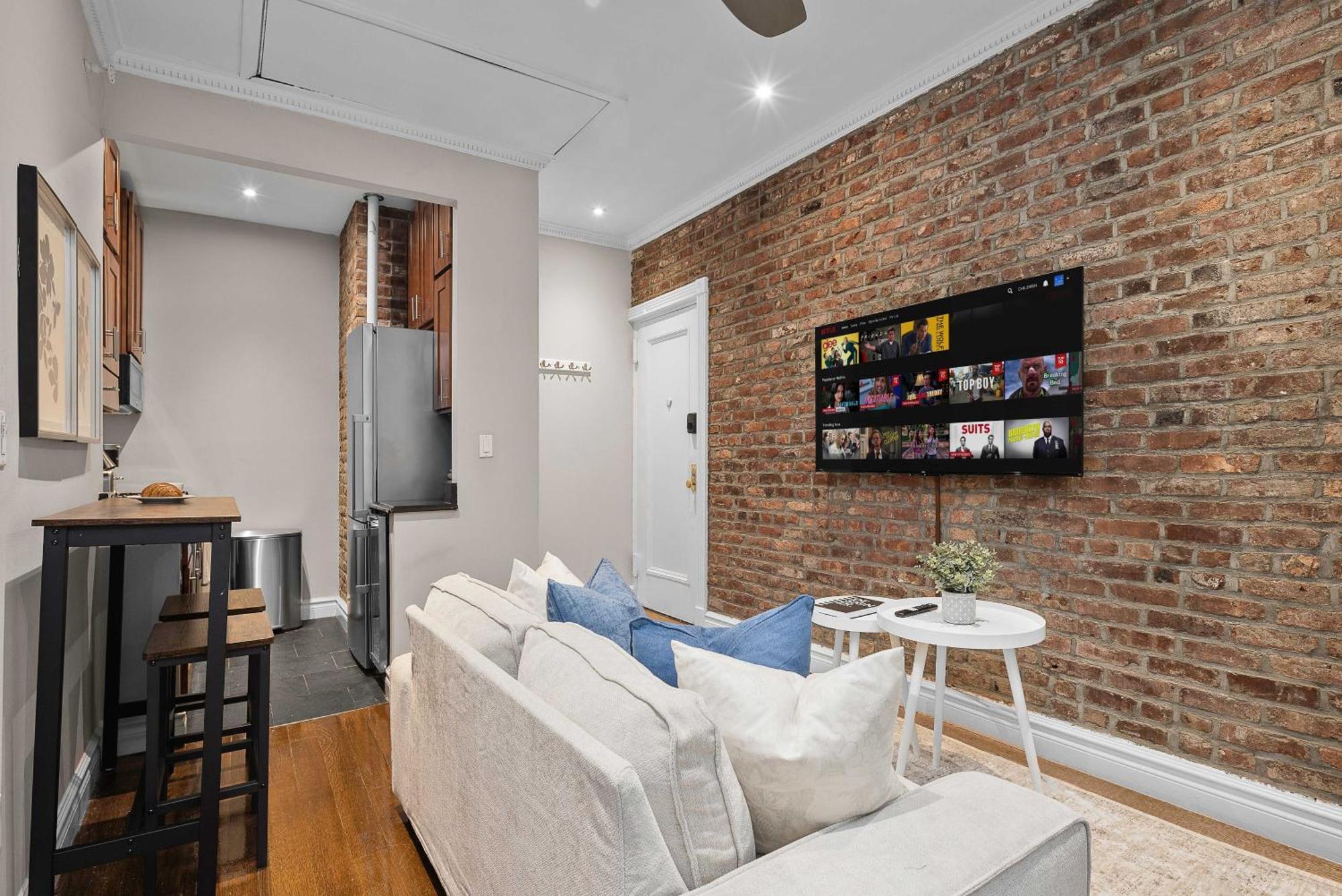 Spacious Midtown Retreat 2br Nyc Haven Near Landmarks Apartment *