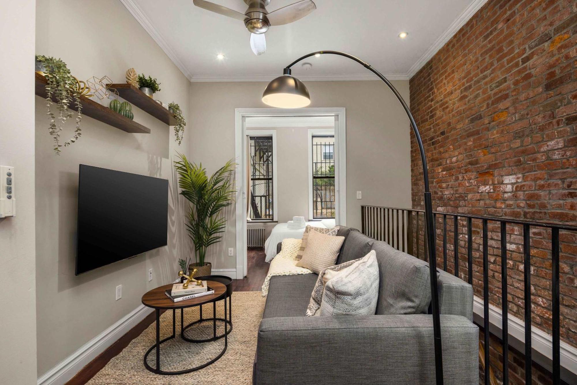 Sophisticated In Vibrant Manhattan